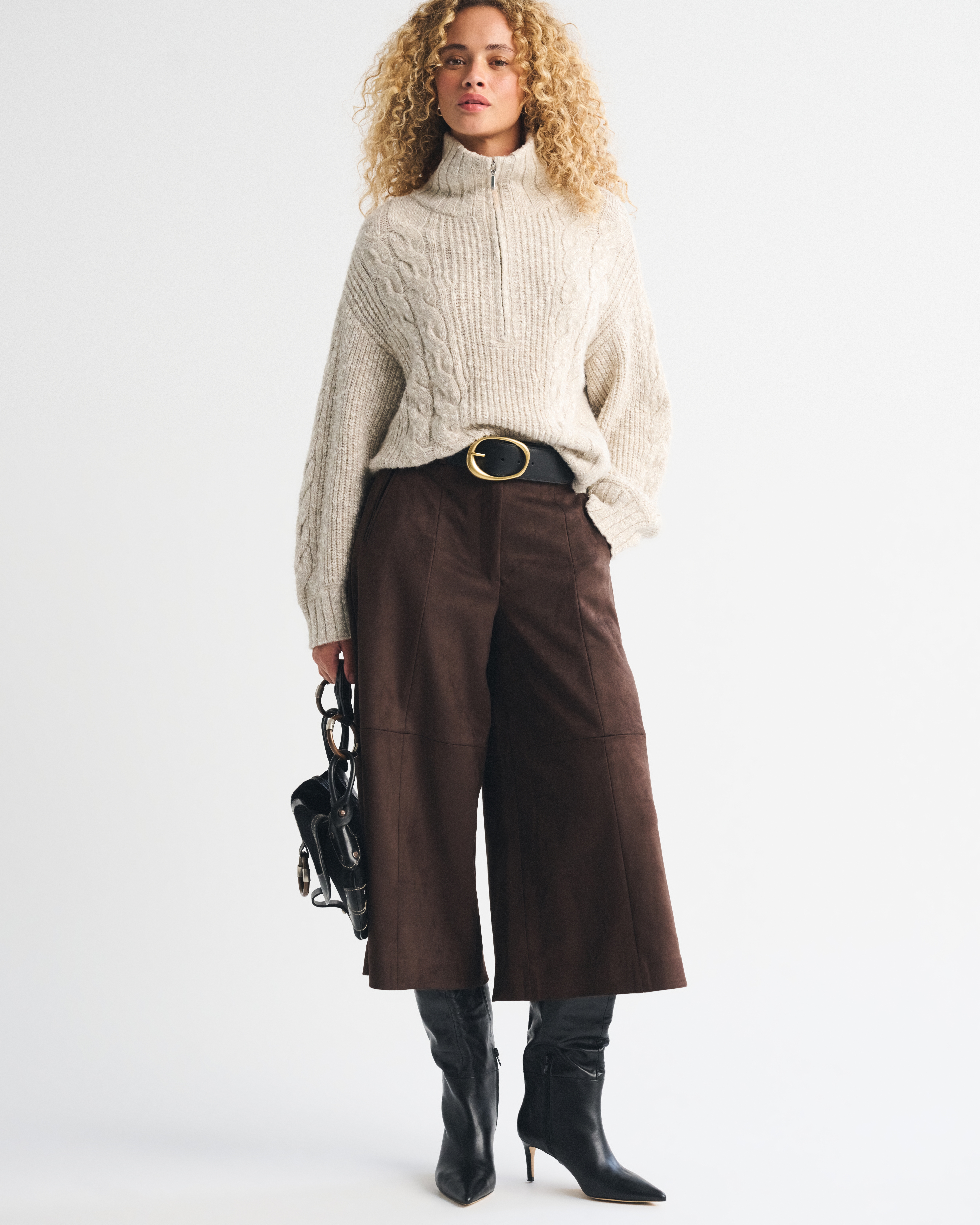 Женские брюки Abercrombie & Fitch Curve Love High Rise Vegan Suede Tailored Culotte Pant, цвет: Тёмный кофейный — фото 2