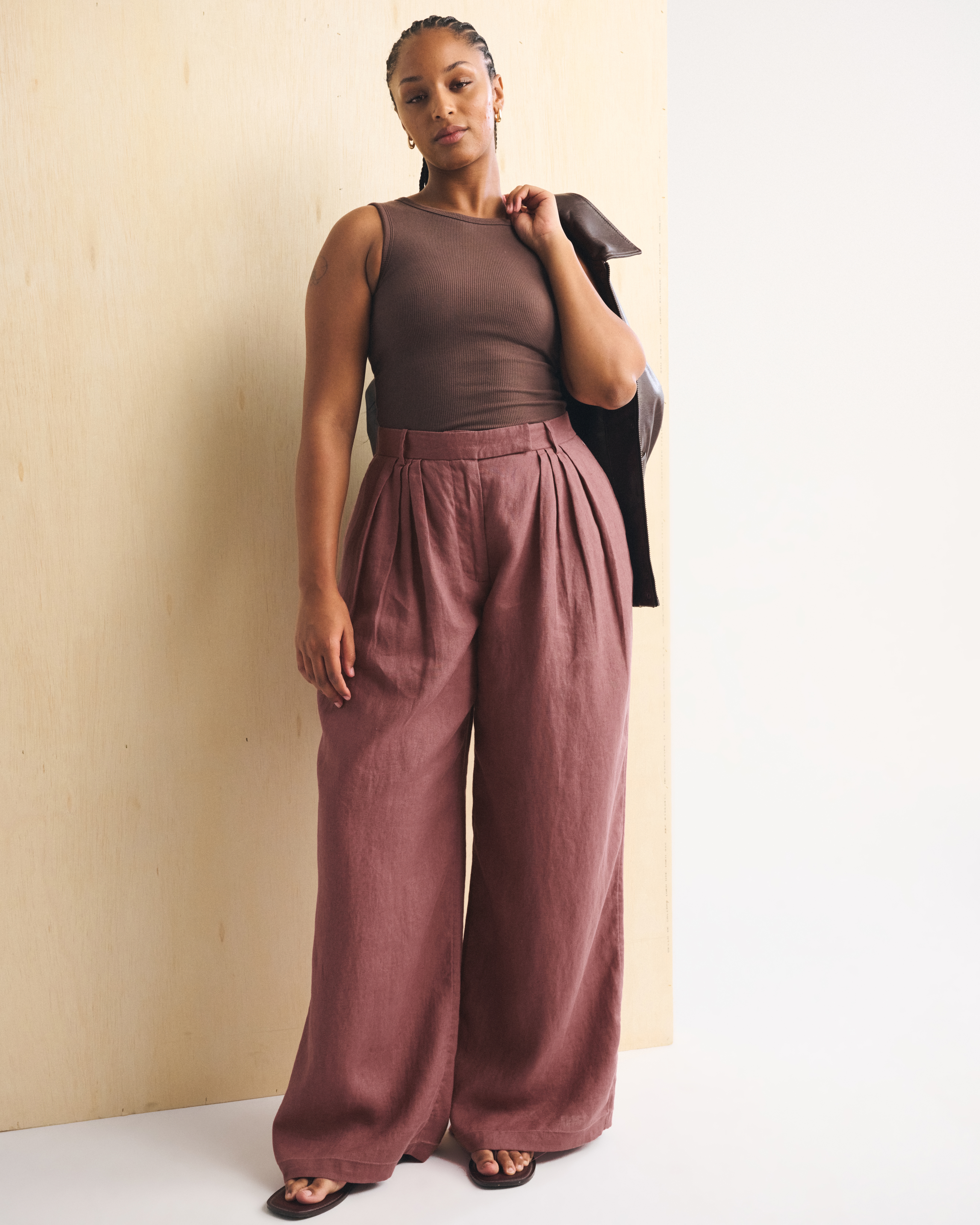 Женские брюки Abercrombie & Fitch 100% Linen Curve Love High Rise Tailored Palazzo Pant — фото 2