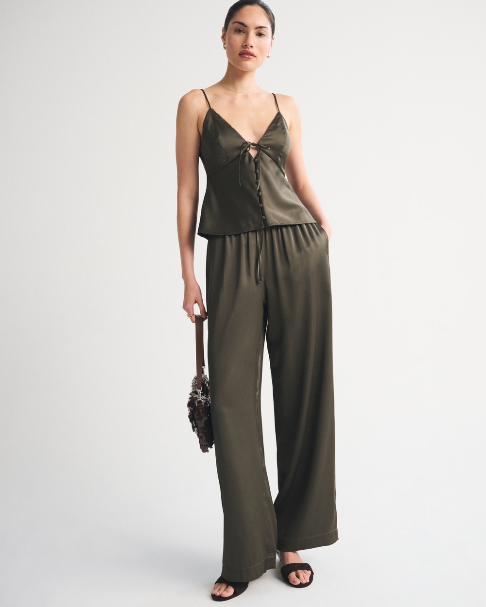 A&F Gemma Satin Wide Leg Pull-On Pant