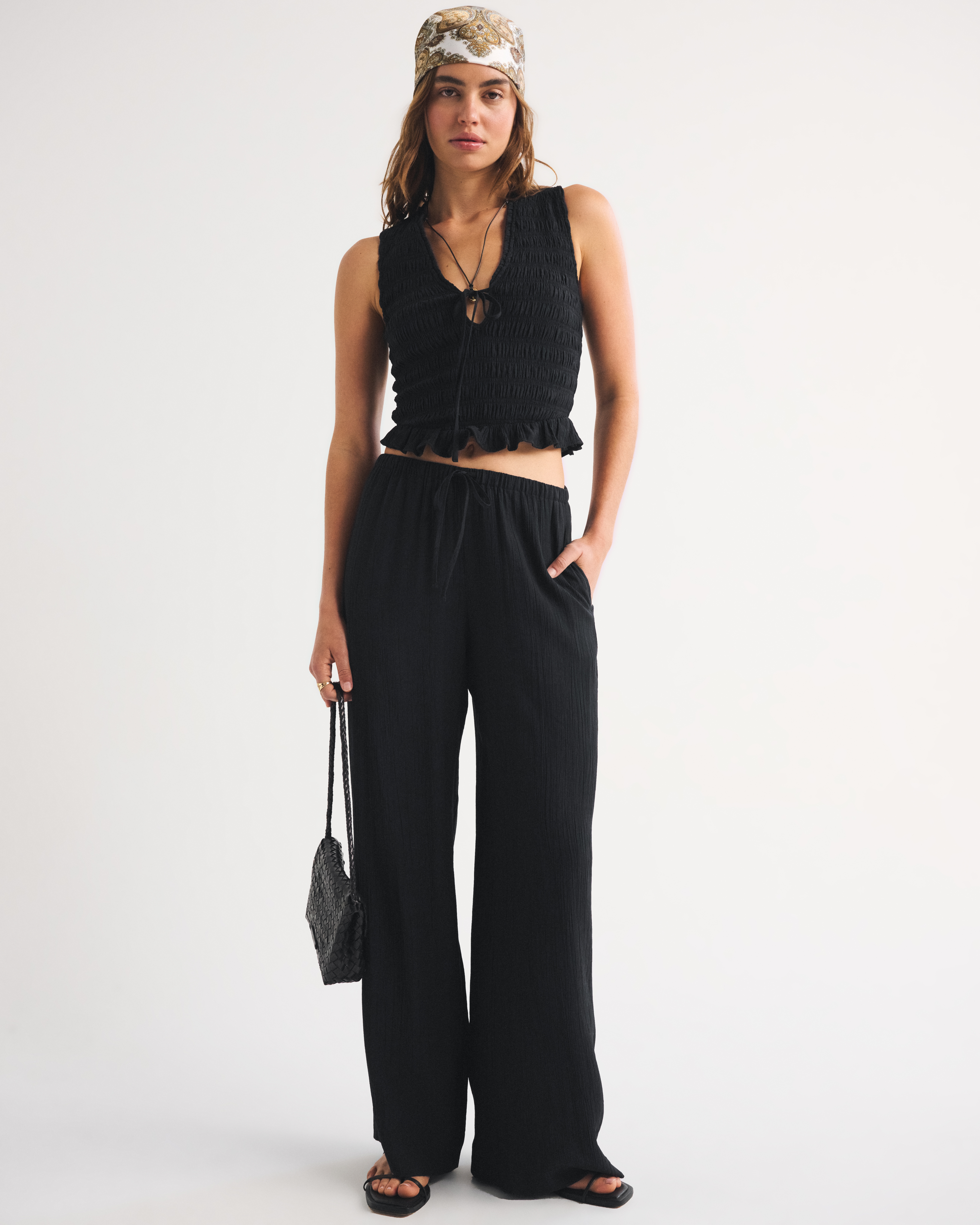 Женские брюки Abercrombie & Fitch A&F Gemma Crinkle Wide Leg Pull-On Pant — фото 2