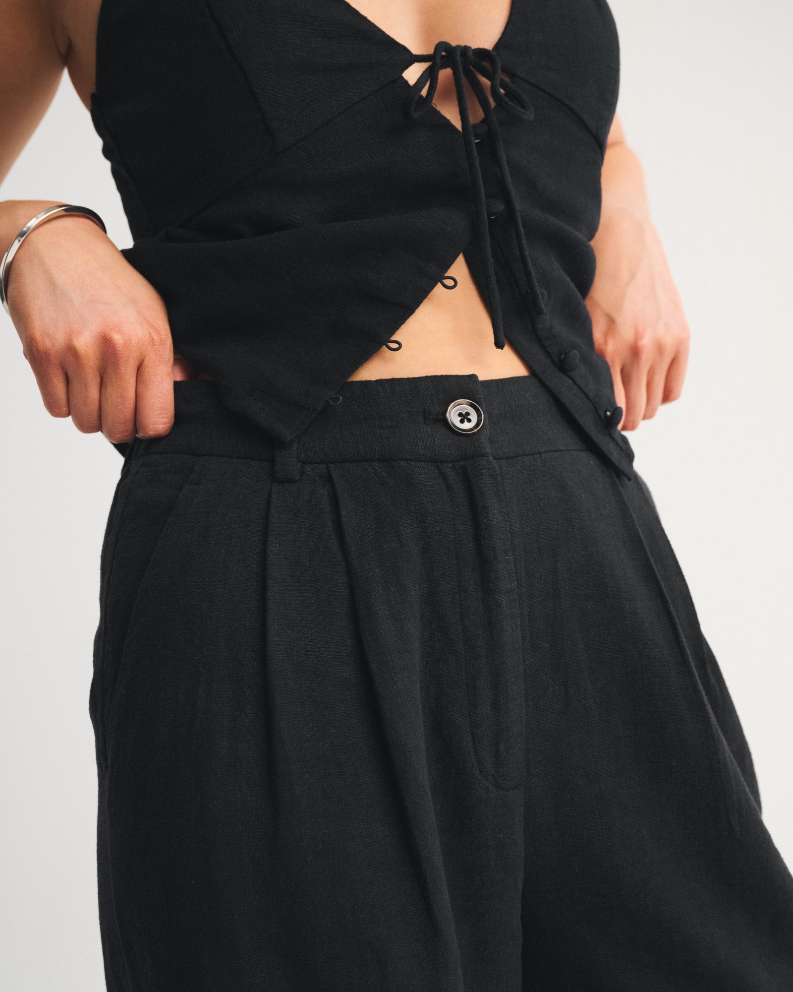 A&F Sloane Linen-Blend Tailored Wide Leg Pant