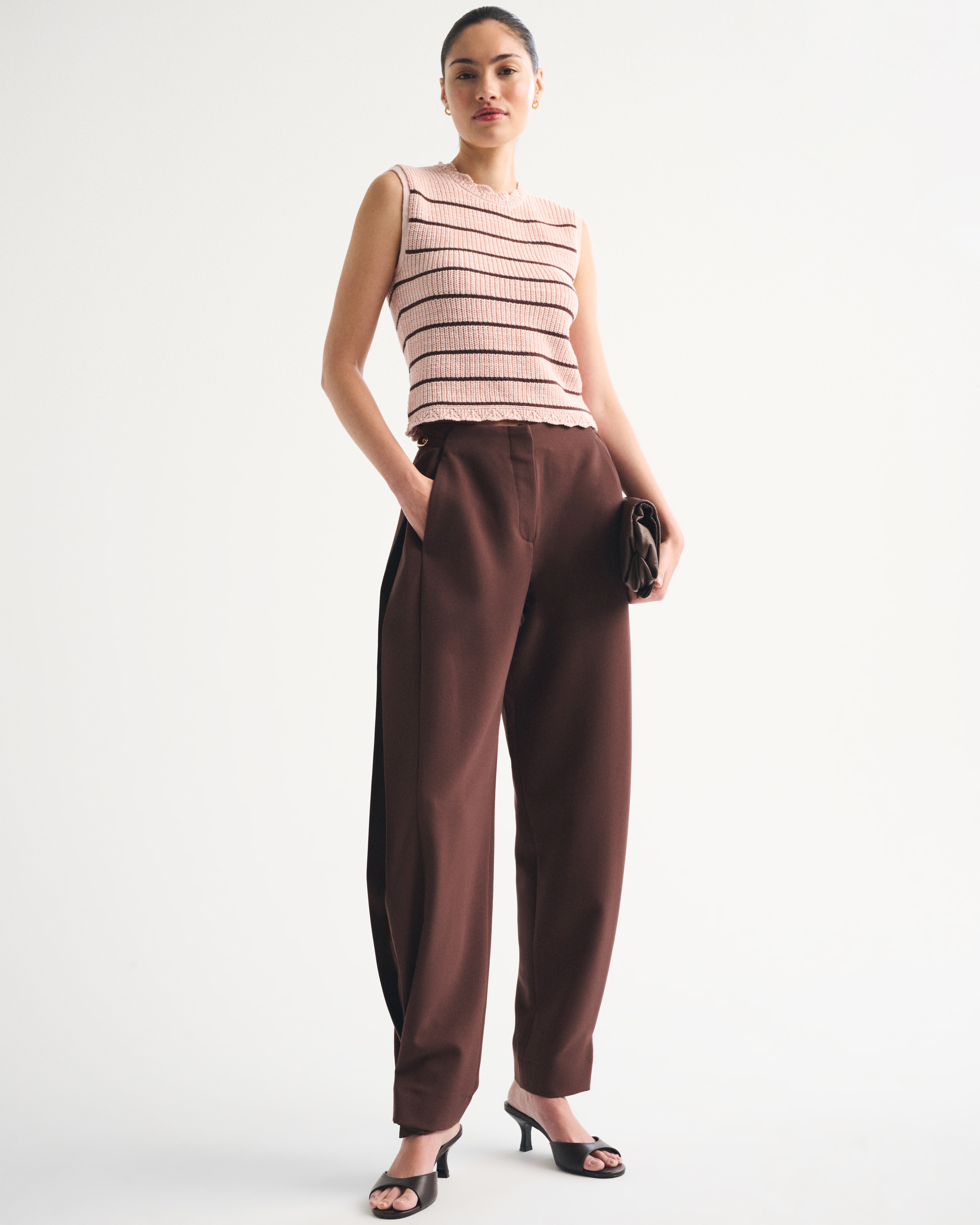 Женские брюки Abercrombie & Fitch Convertible High Rise Tailored Barrel Pant — фото 2