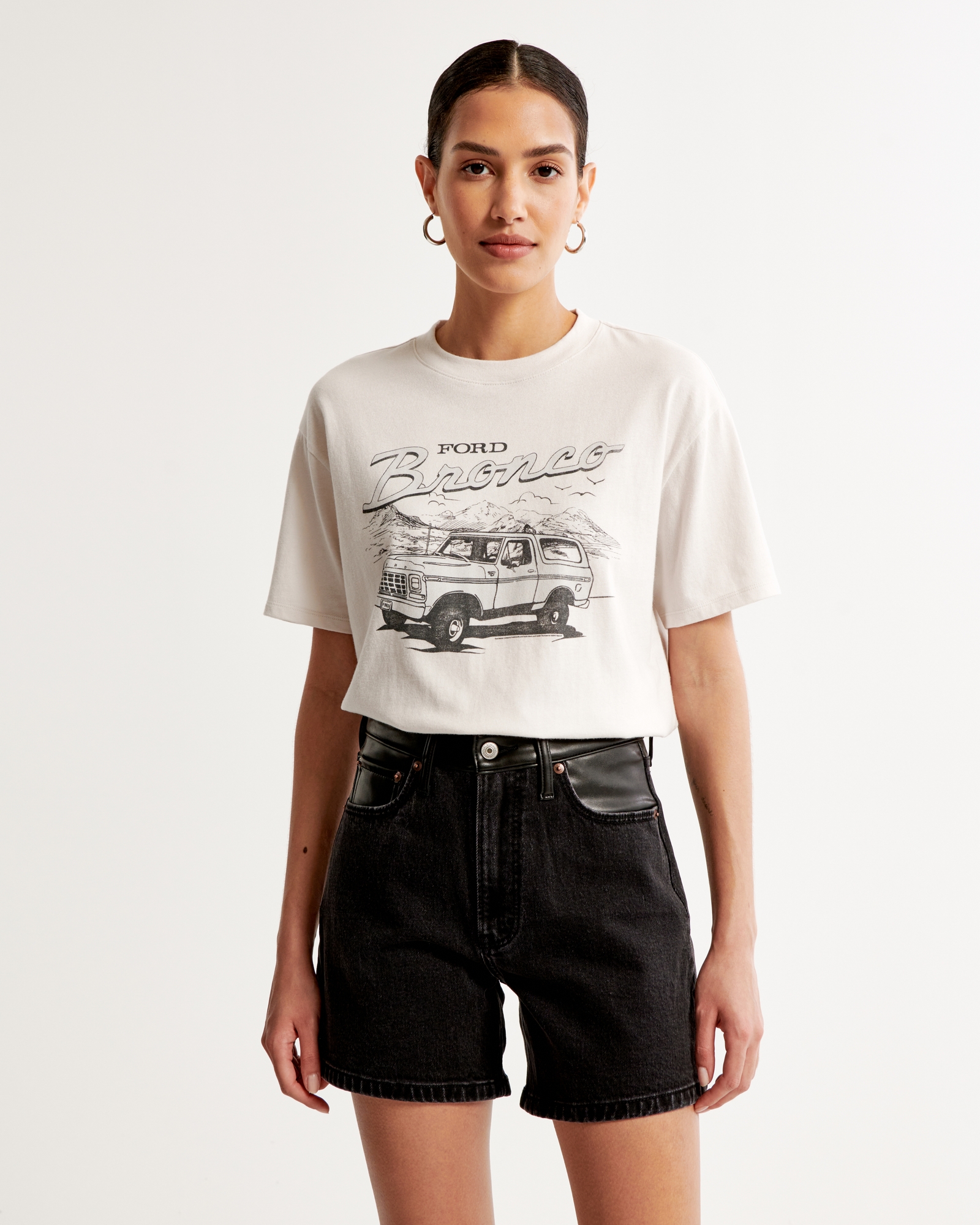 Hybrid Tees Juniors Ford Bronco Boyfriend Tee Womens Round Neck Short Sleeve Graphic T-Shirt | White | Juniors Medium | Shirts + Tops Graphic T-shirts