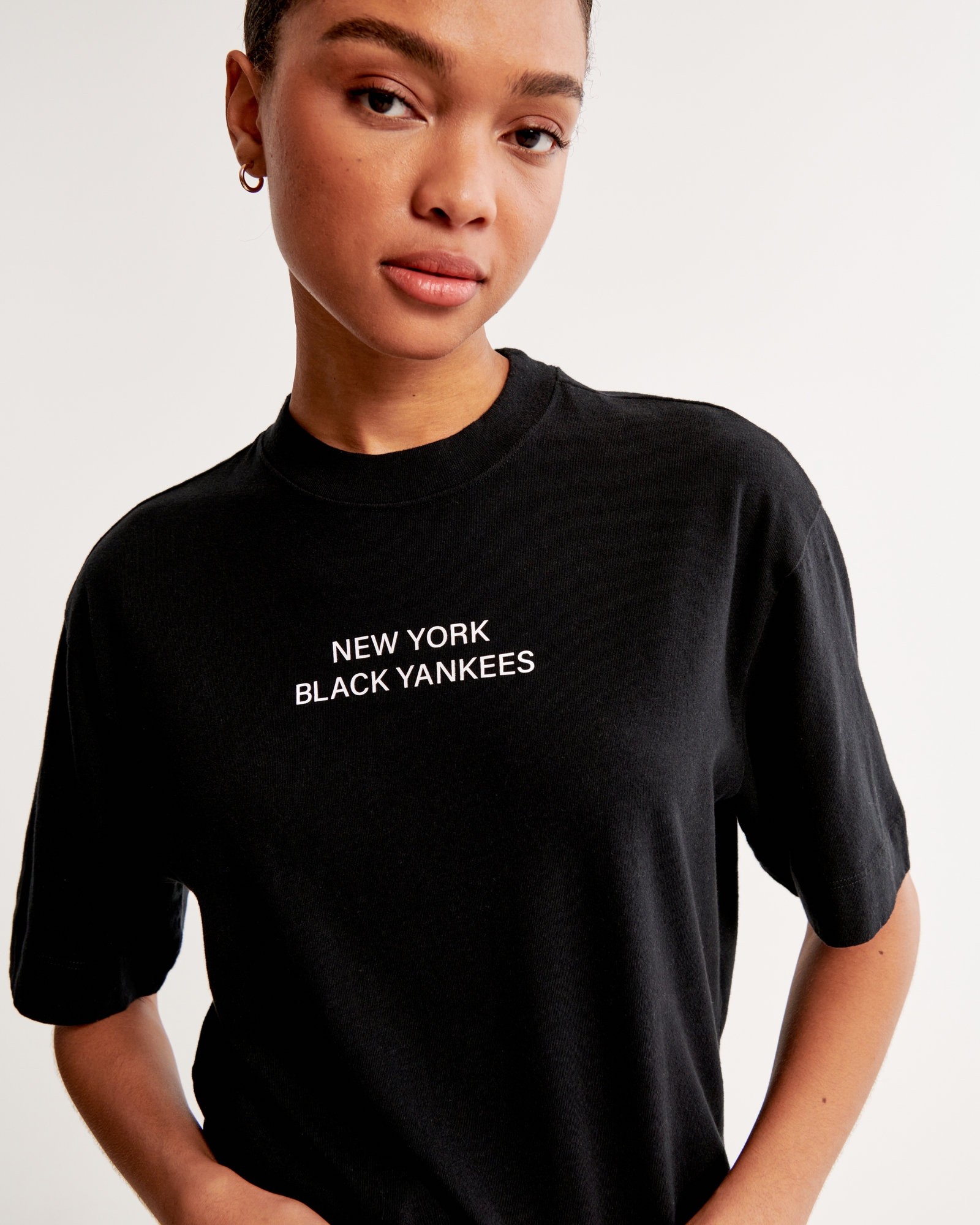 Women's Vol. 28 Essential Short-Sleeve Graphic Wedge Tee in Black | Size S | Abercrombie & Fitch