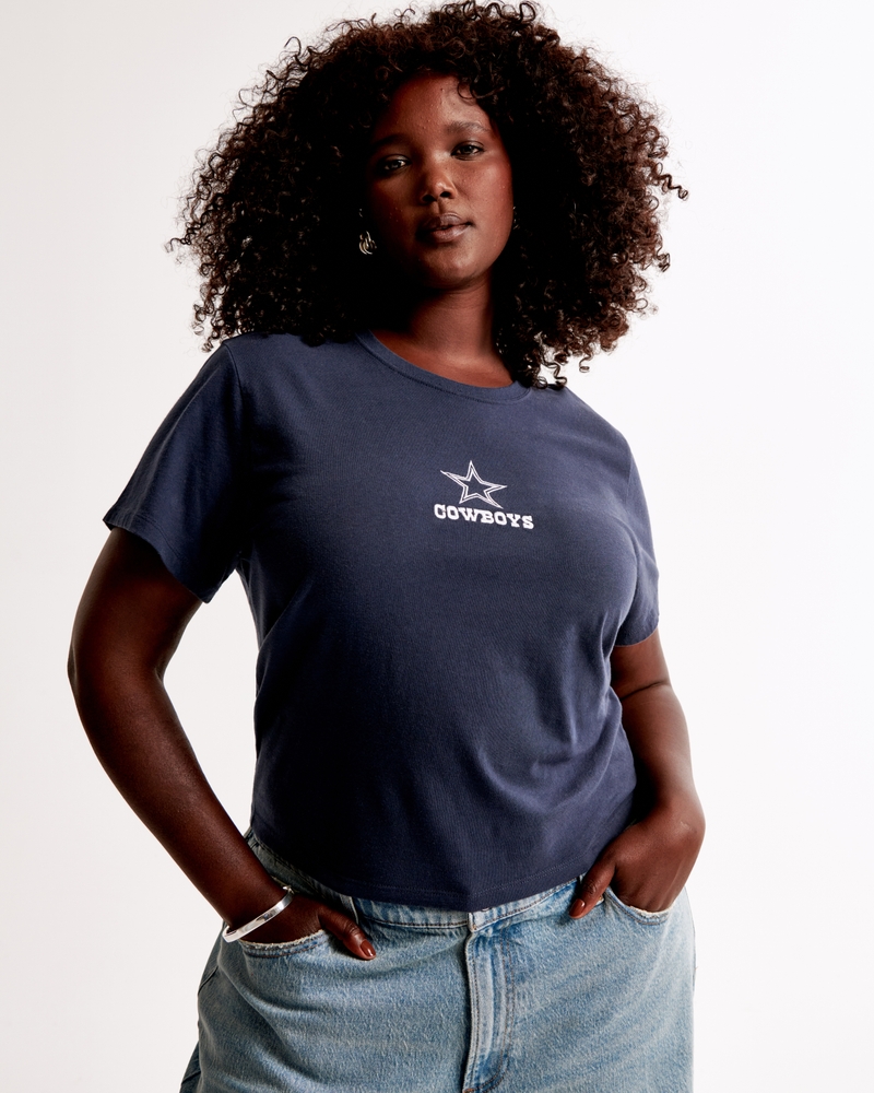 Howdy Cowgirl T-Shirt - Women's Vintage Western Short Sleeve Tee With Cow Skull Design