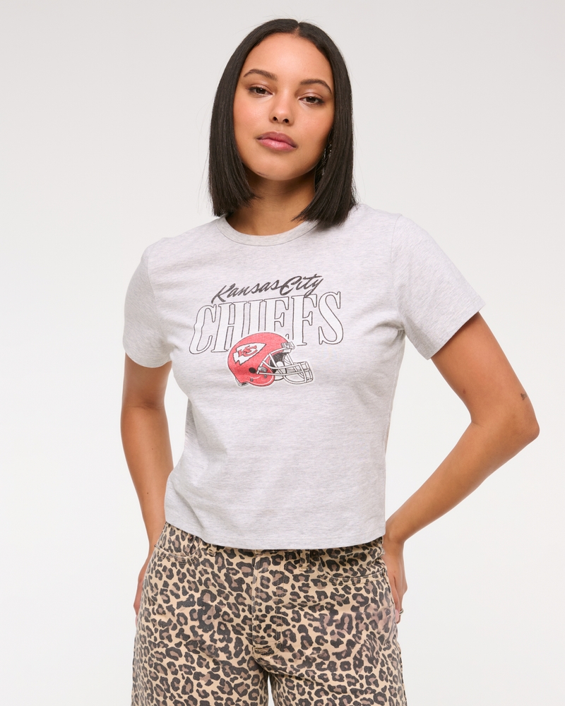 Short-Sleeve Kansas City Chiefs Graphic Skimming Tee