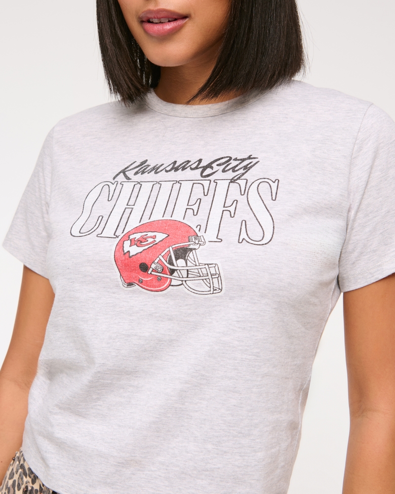 Short-Sleeve Kansas City Chiefs Graphic Skimming Tee