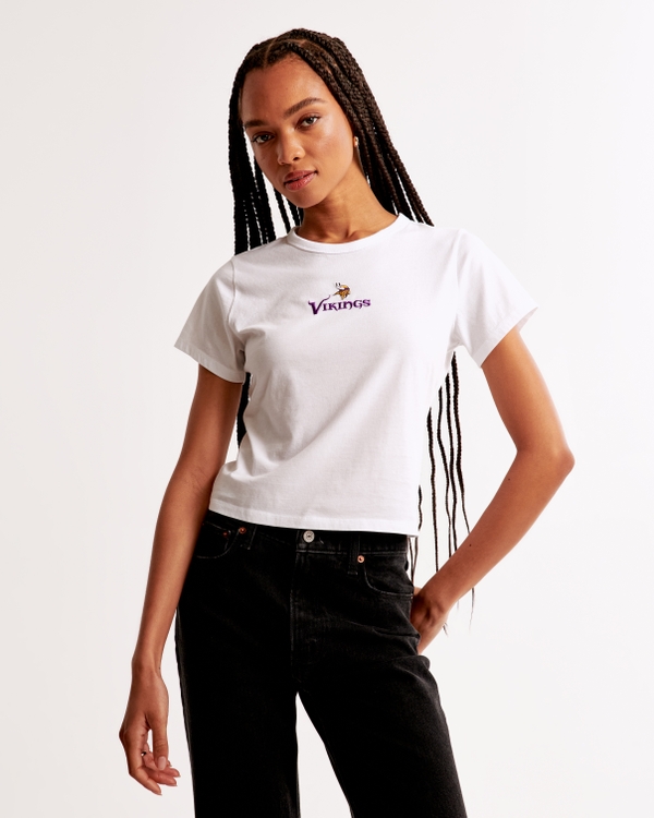 Women's Short-Sleeve Minnesota Vikings Graphic Skimming Tee