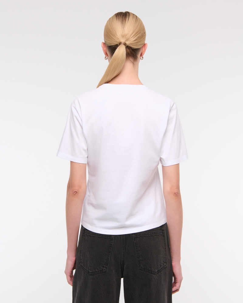 Short-Sleeve Queen of Hearts Graphic Relaxed Tee