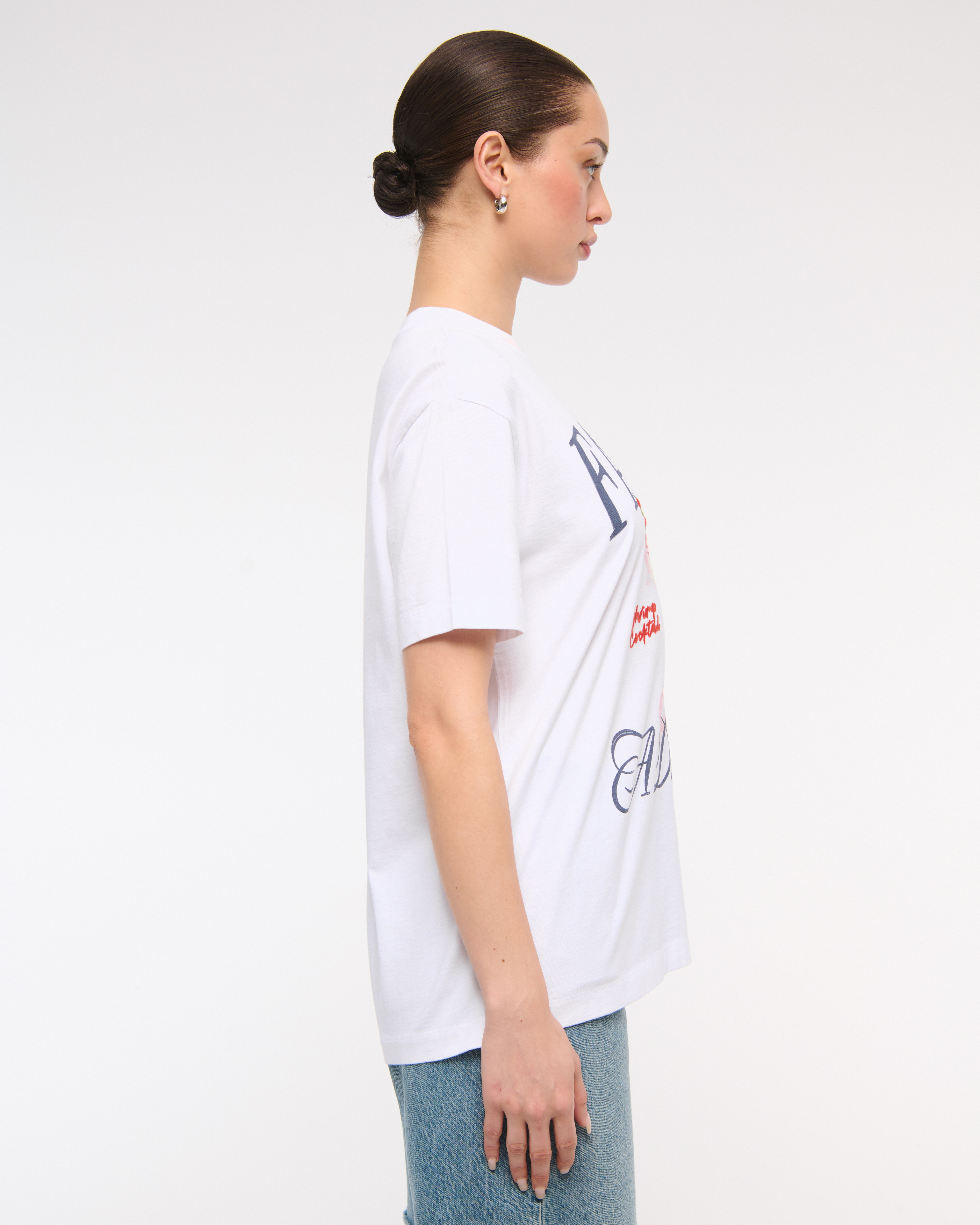 ★UMBRO★ Late Checkout Cocktail Graphic Short Sleeve T-Shir KIC_157-5063-00273-100_model3.