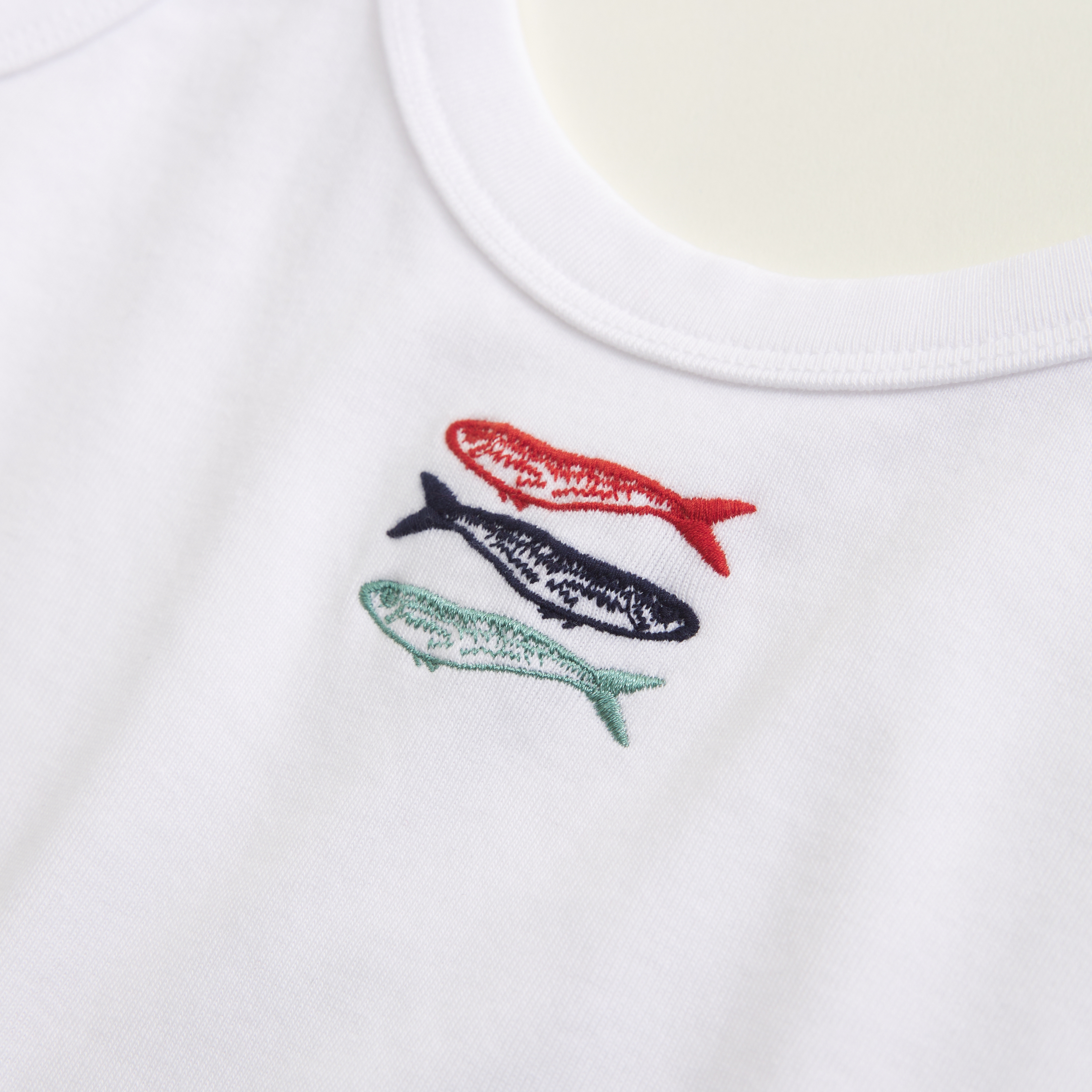 Abercrombie & Fitch Sardines Graphic Scoopneck Tank In White