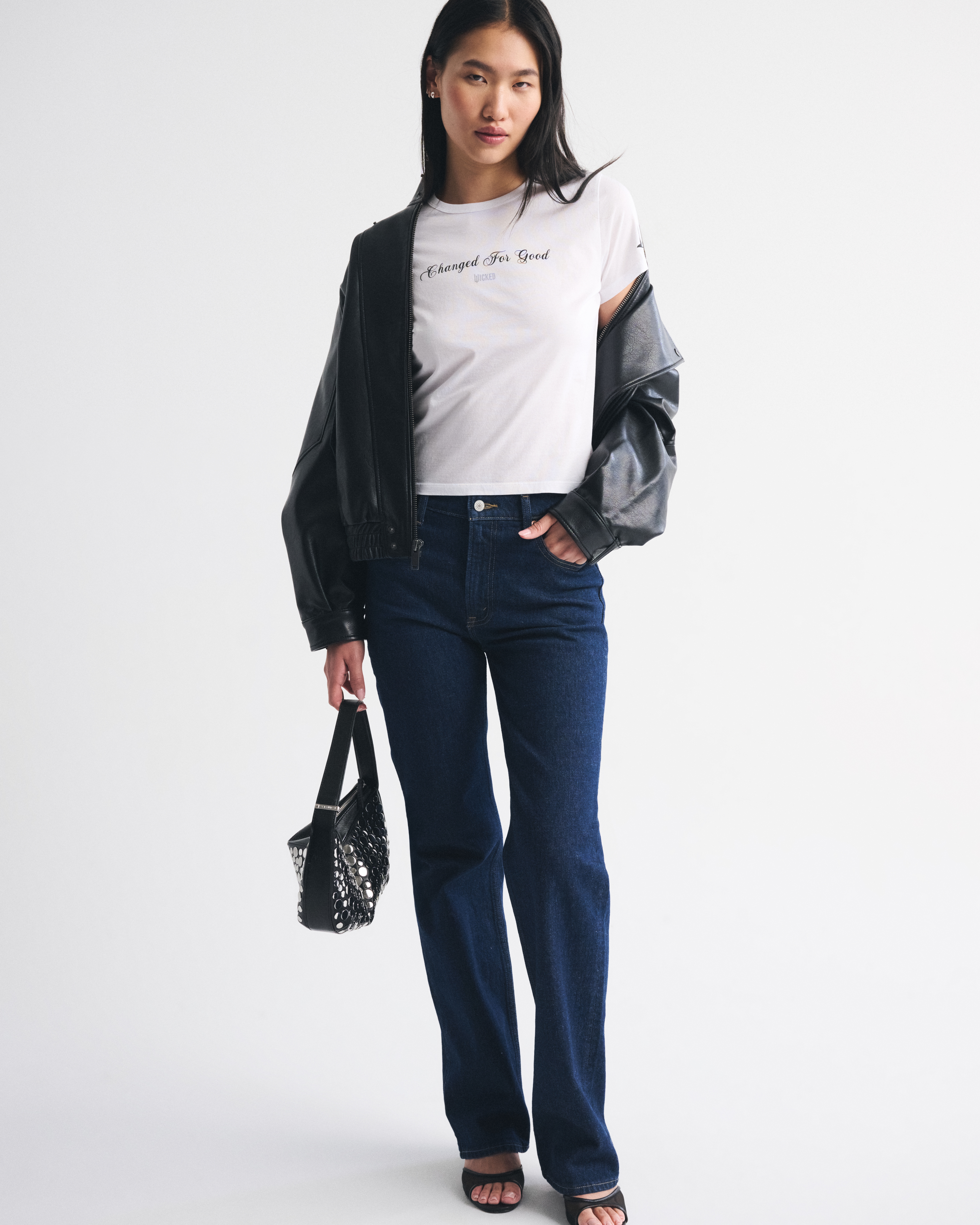 Женские футболки Abercrombie & Fitch Short-Sleeve Wicked Graphic Skimming Tee — фото 3