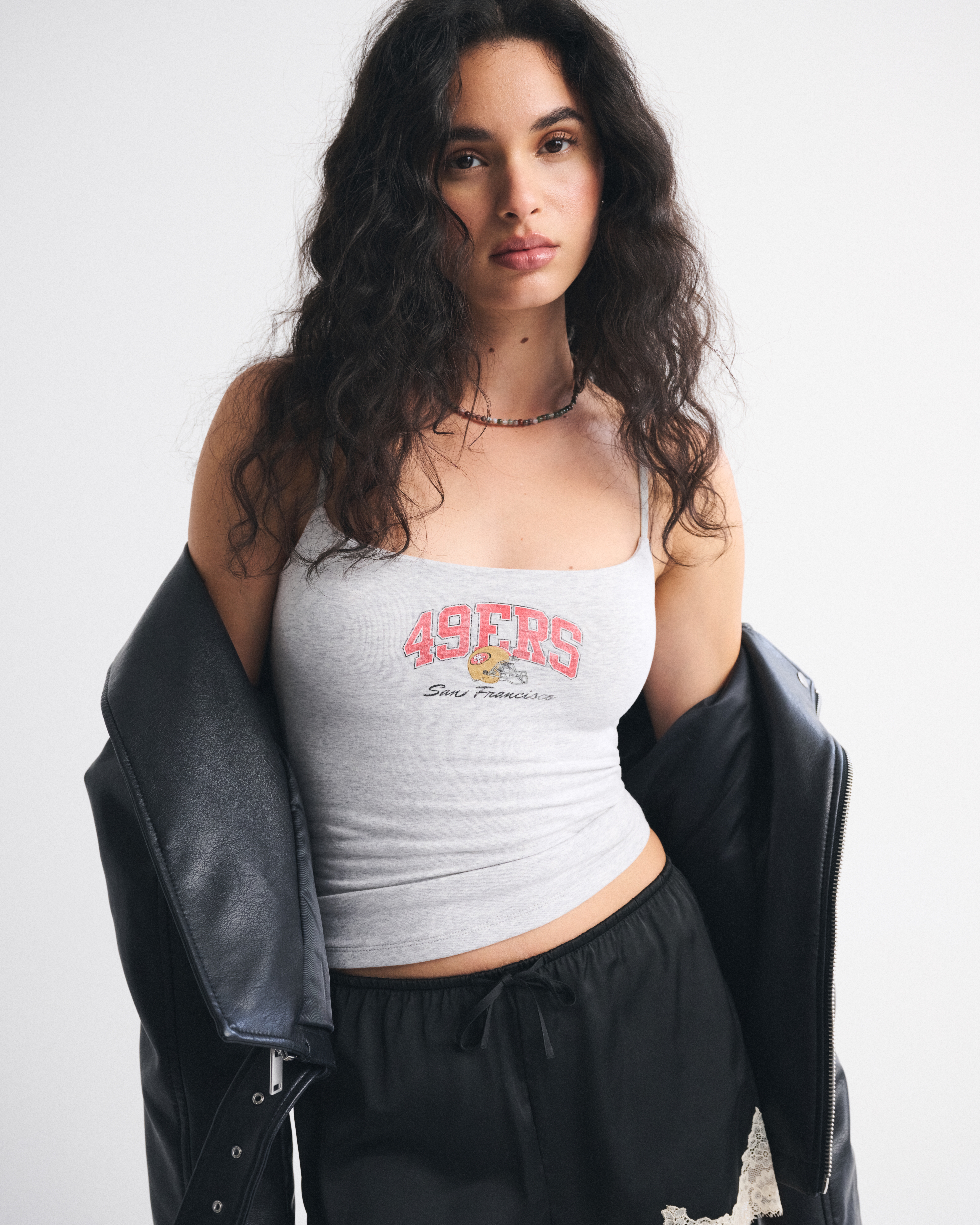 Abercrombie & Fitch San Francisco 49ers Bra-free 90s Cami