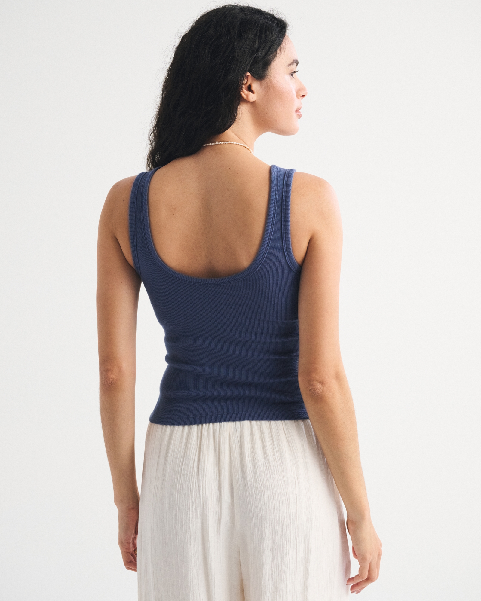 Bra-Free Coastal Graphic Scoopneck Tank