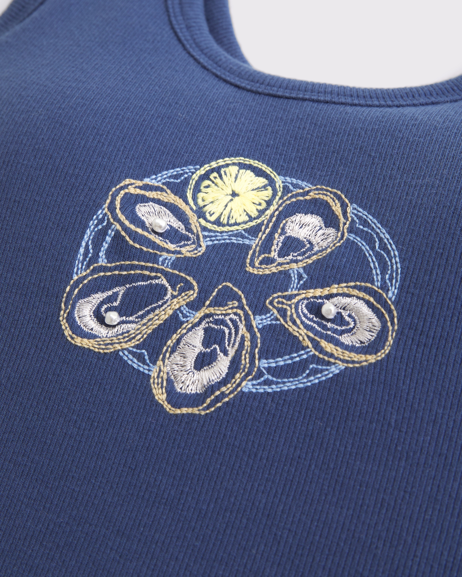 Bra-Free Coastal Graphic Scoopneck Tank