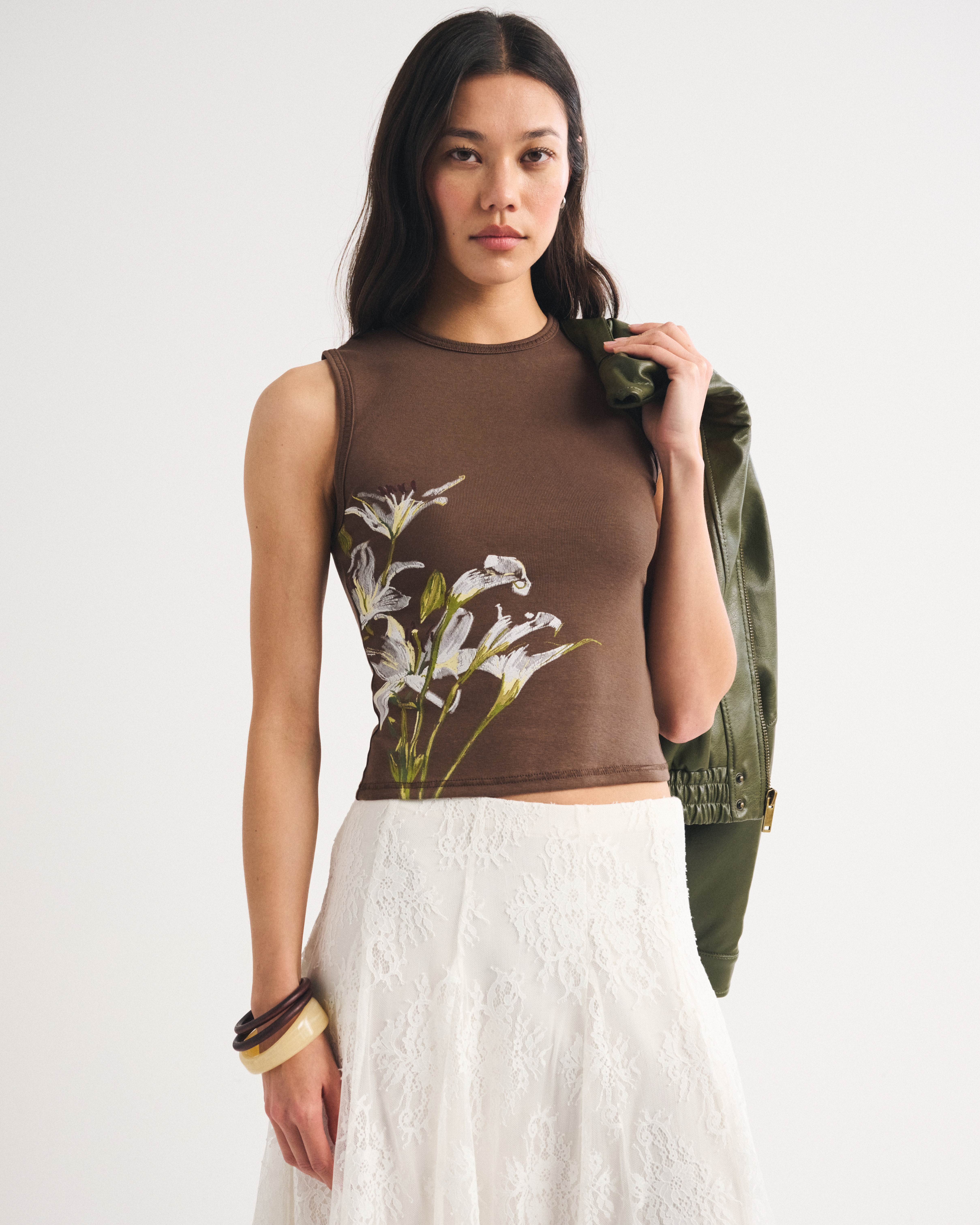 Женские топы Abercrombie & Fitch High-Neck Graphic Tank — фото 3