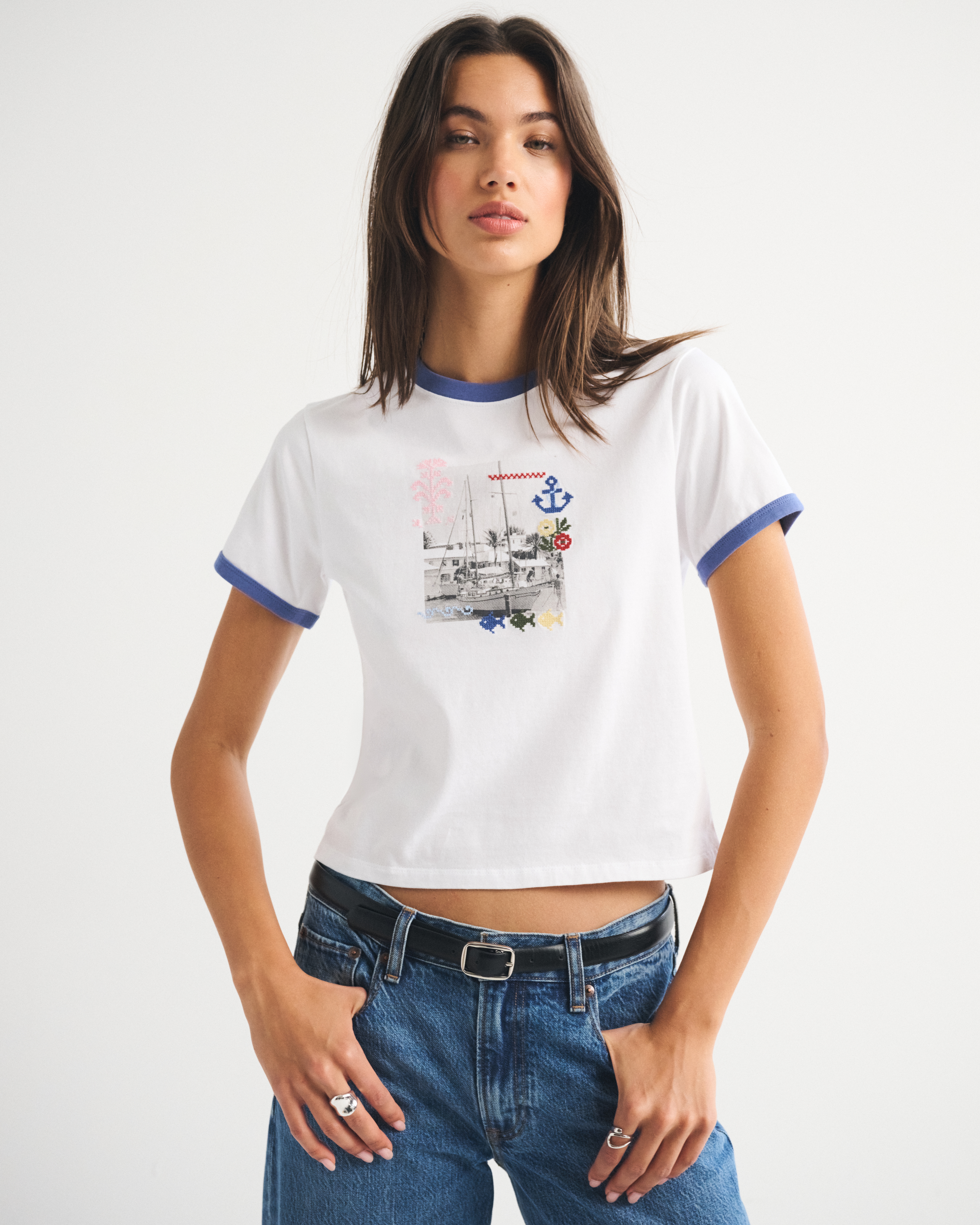 Женские футболки Abercrombie & Fitch 100% Cotton Nautical Graphic Skimming Short-Sleeve Tee — фото 2