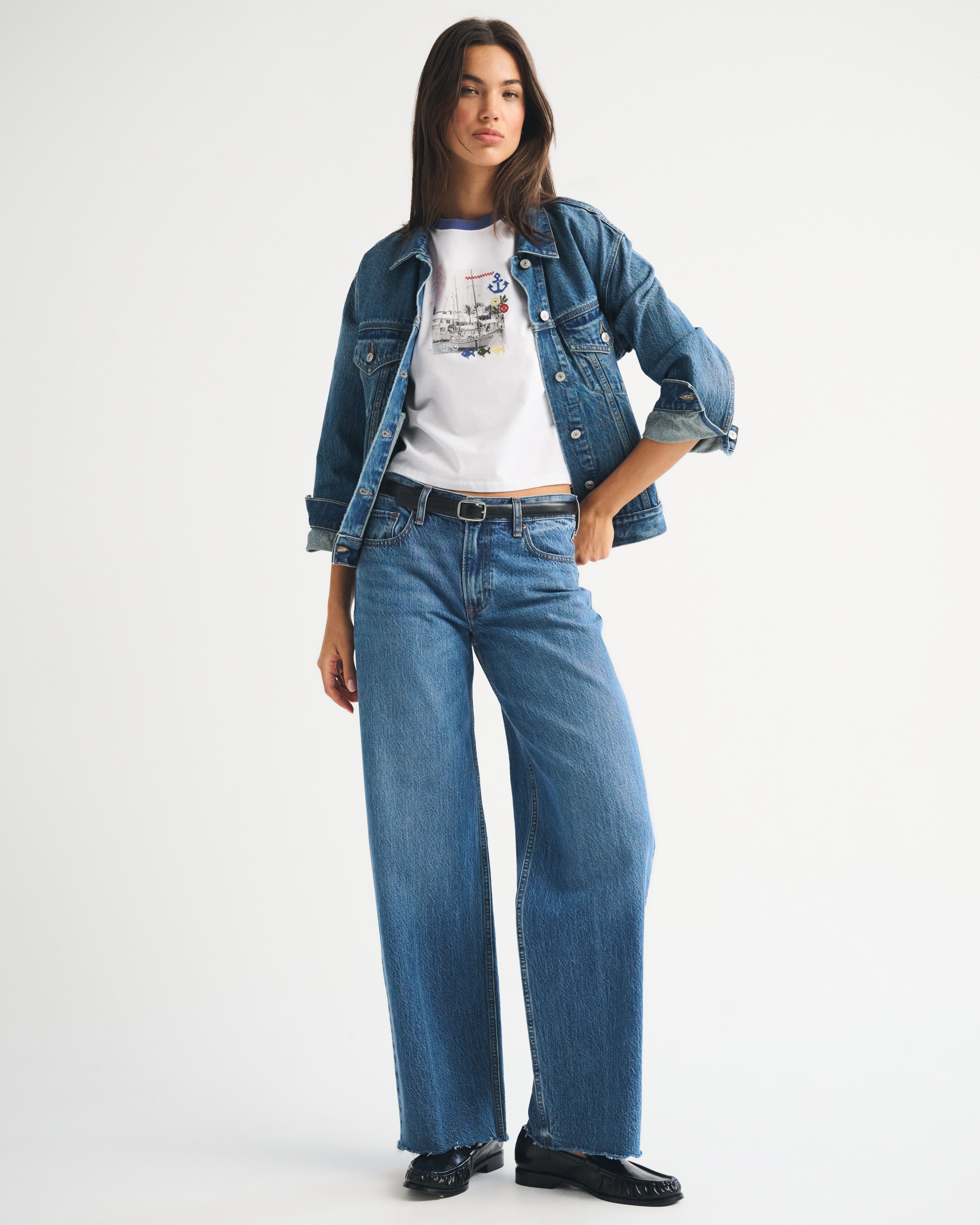 Женские футболки Abercrombie & Fitch 100% Cotton Nautical Graphic Skimming Short-Sleeve Tee — фото 3
