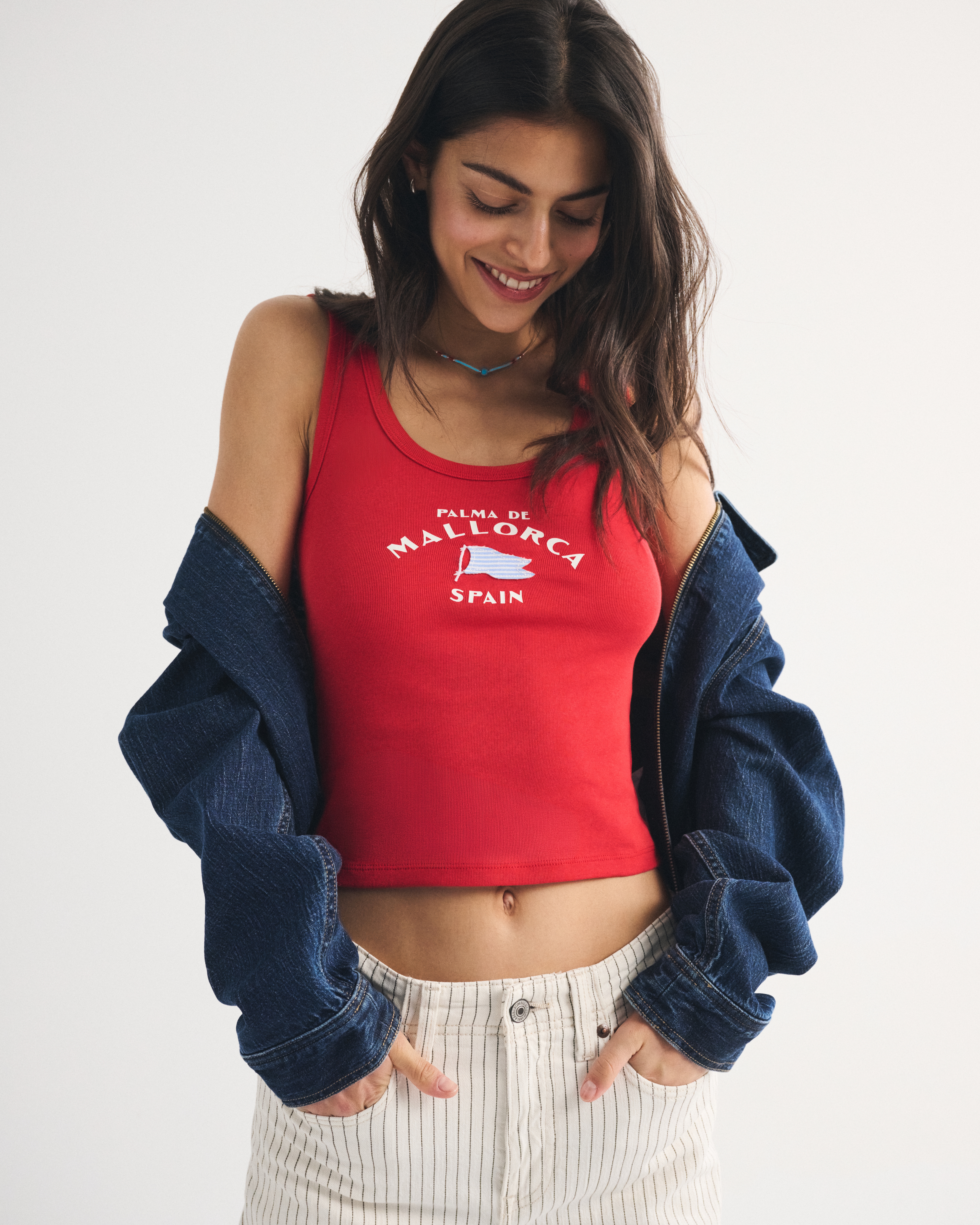 Женские топы Abercrombie & Fitch 100% Cotton Spain Graphic Scoopneck Tank — фото 2