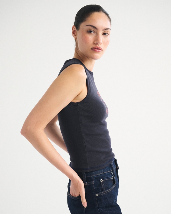 select to zoom model image