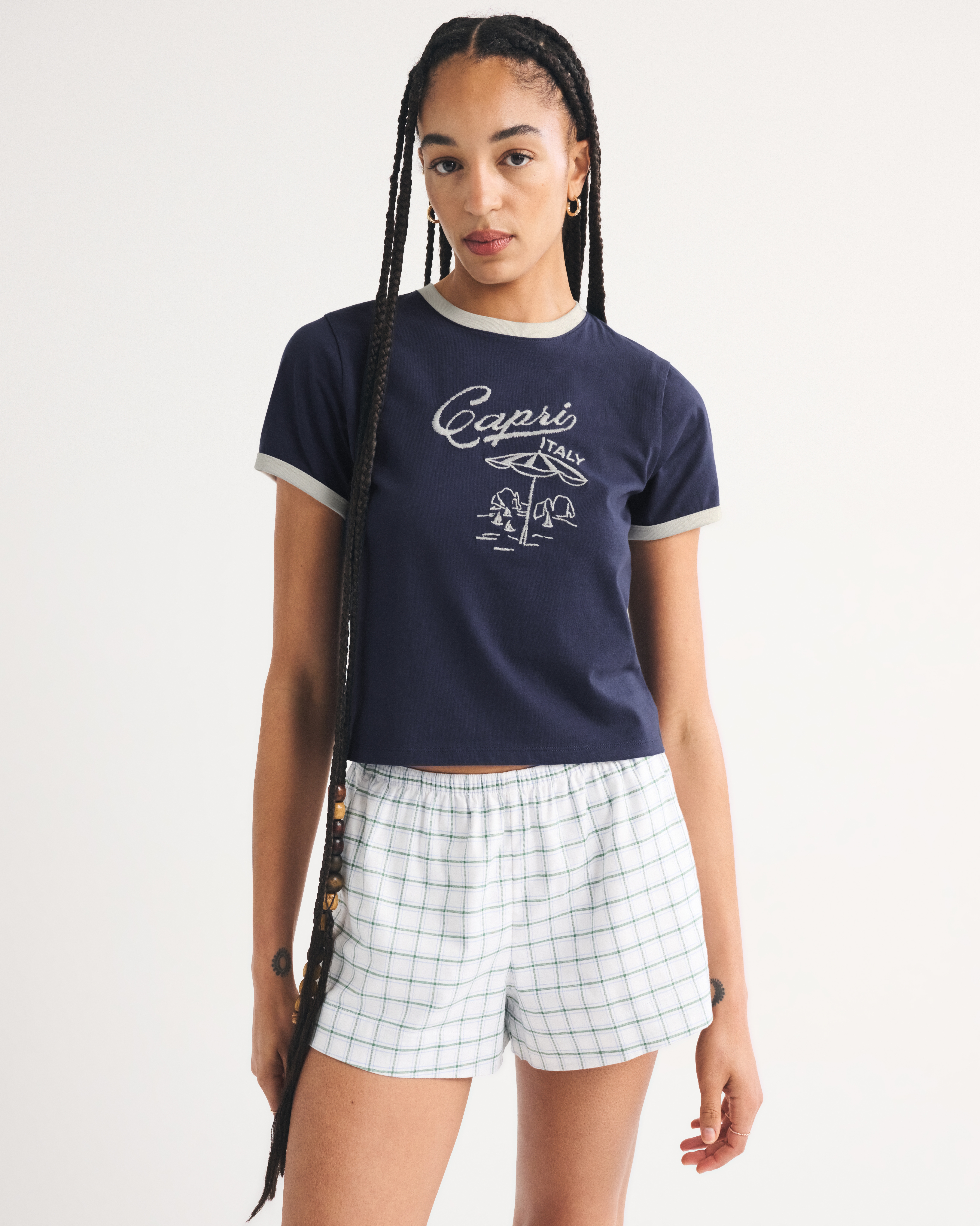Женские футболки Abercrombie & Fitch Short-Sleeve Graphic Skimming Tee — фото 2