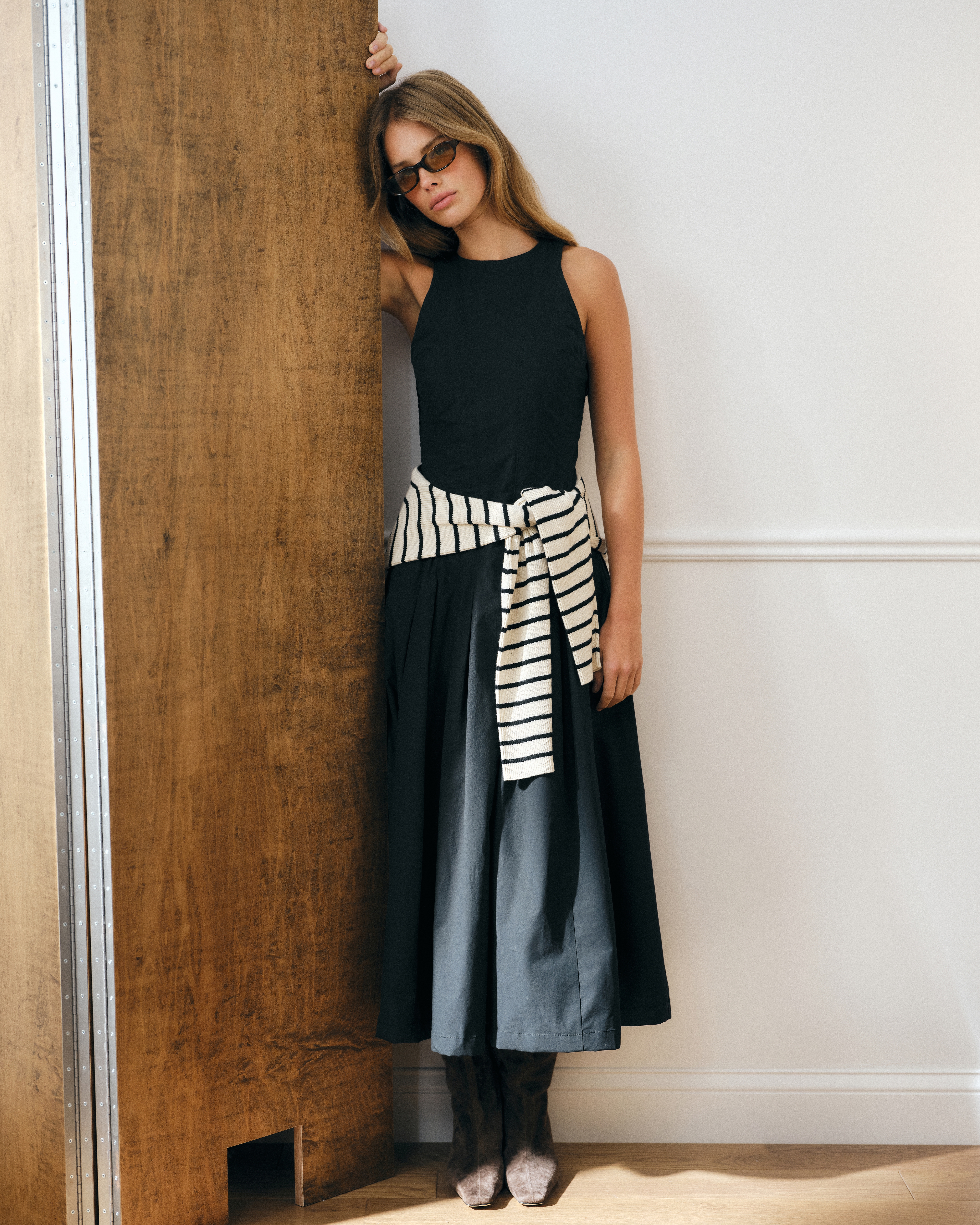 Женское платье Abercrombie & Fitch 100% Cotton High Neck Seamed Midi, цвет: Чёрный — фото 2