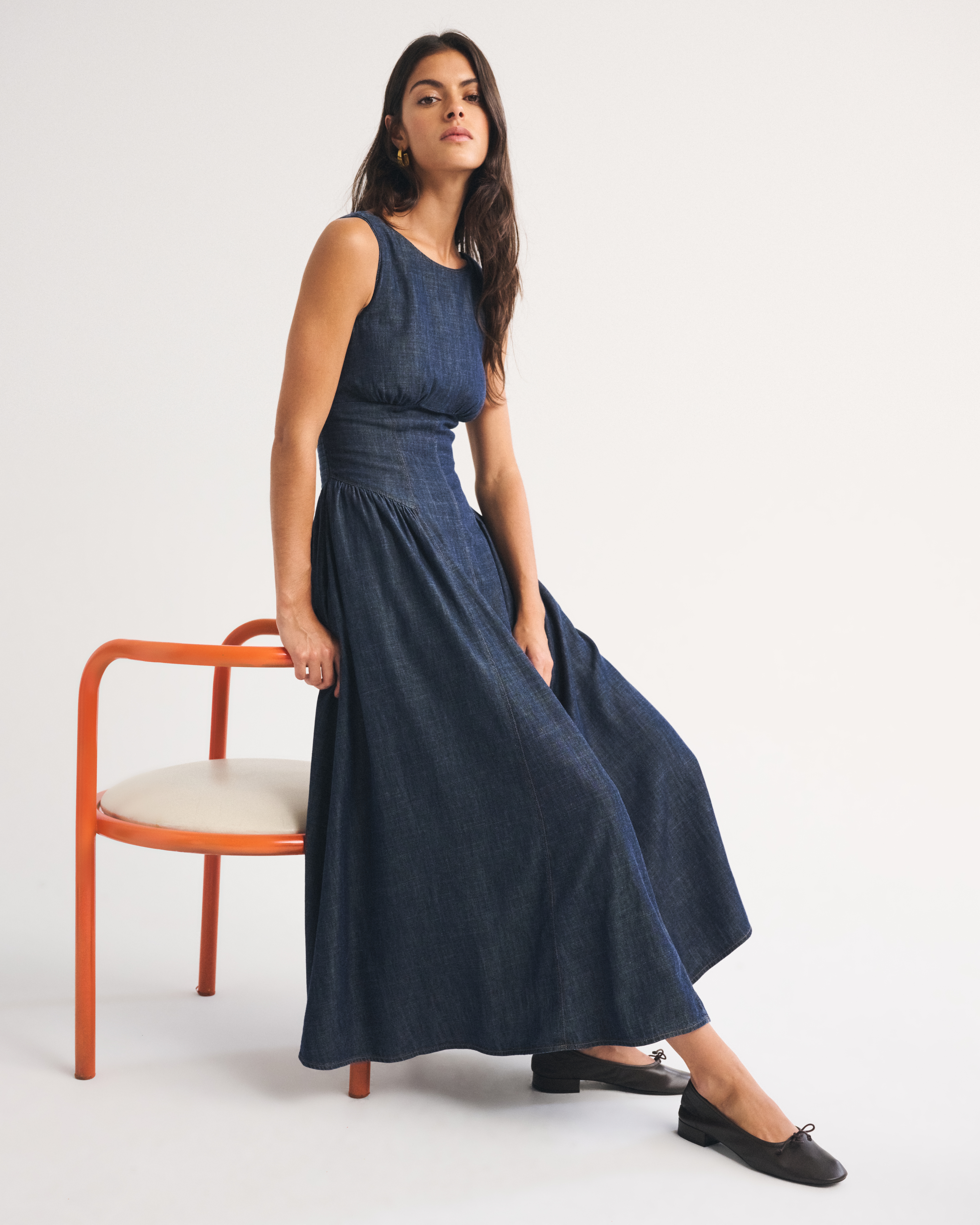 Женское платье Abercrombie & Fitch A&F Dylan Bra-Free Denim High Neck Midi, цвет: Тёмная варка — фото 2