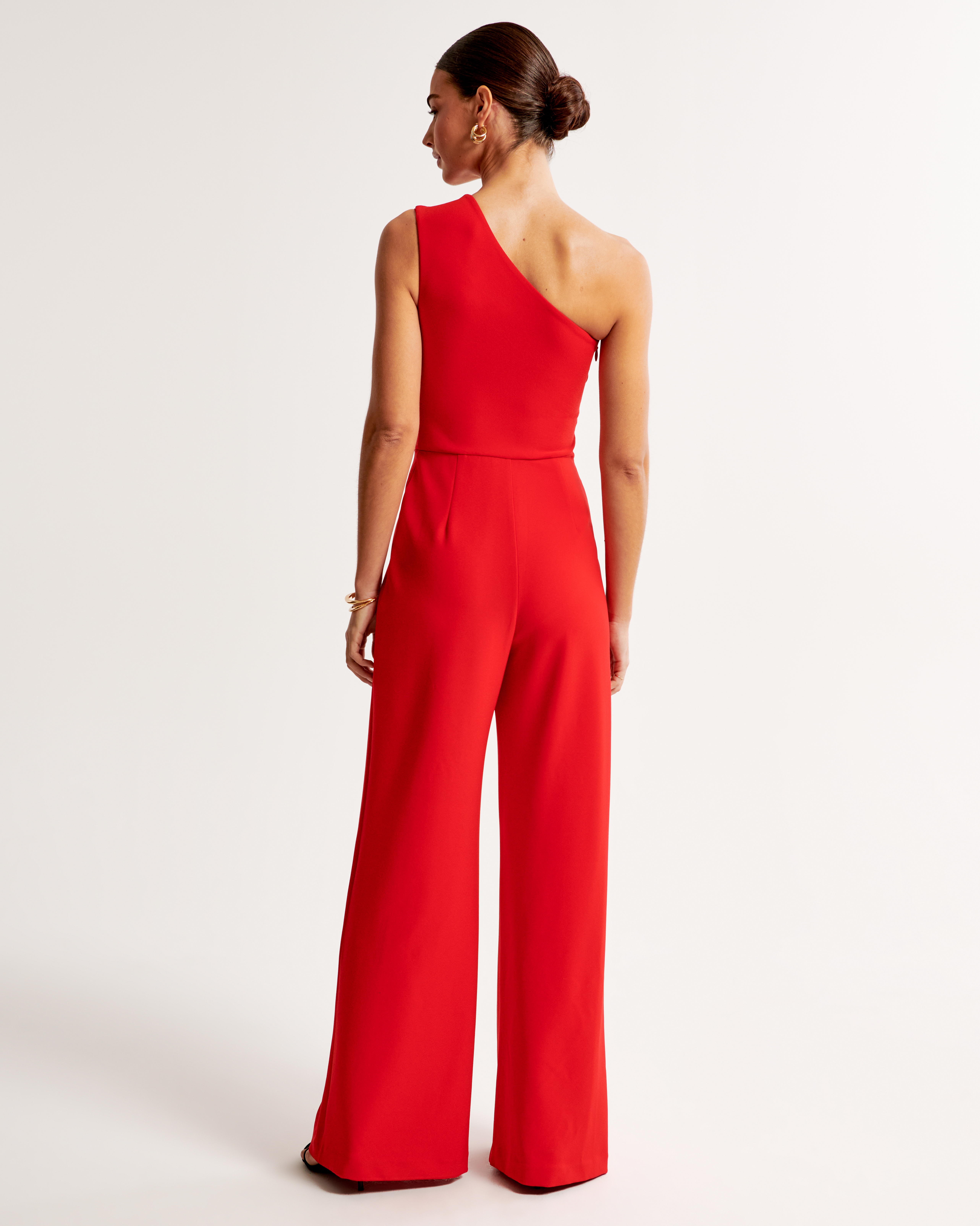 Crepe one best sale shoulder jumpsuit