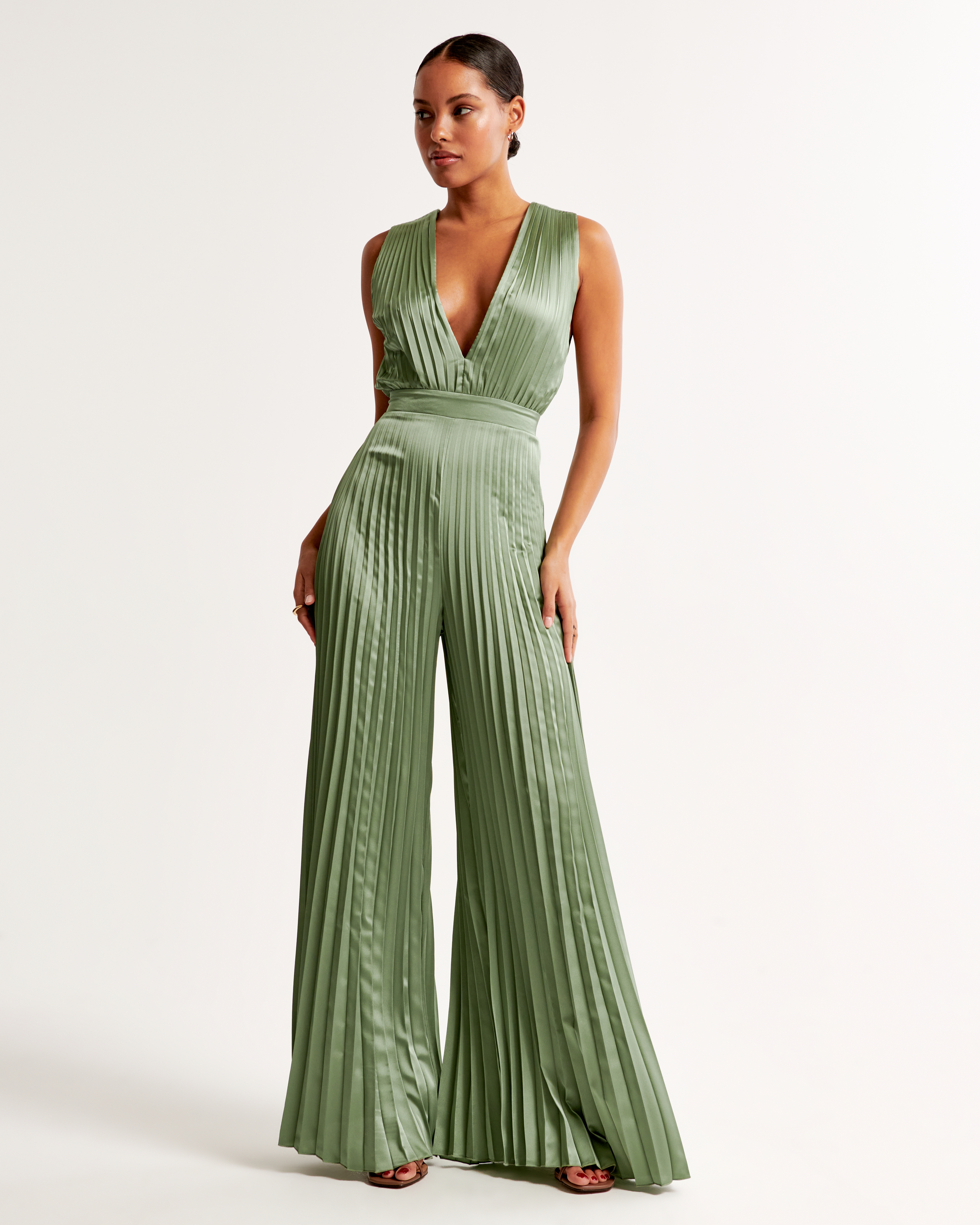 Abercrombie & Fitch The A&f Giselle Pleated Jumpsuit In Green