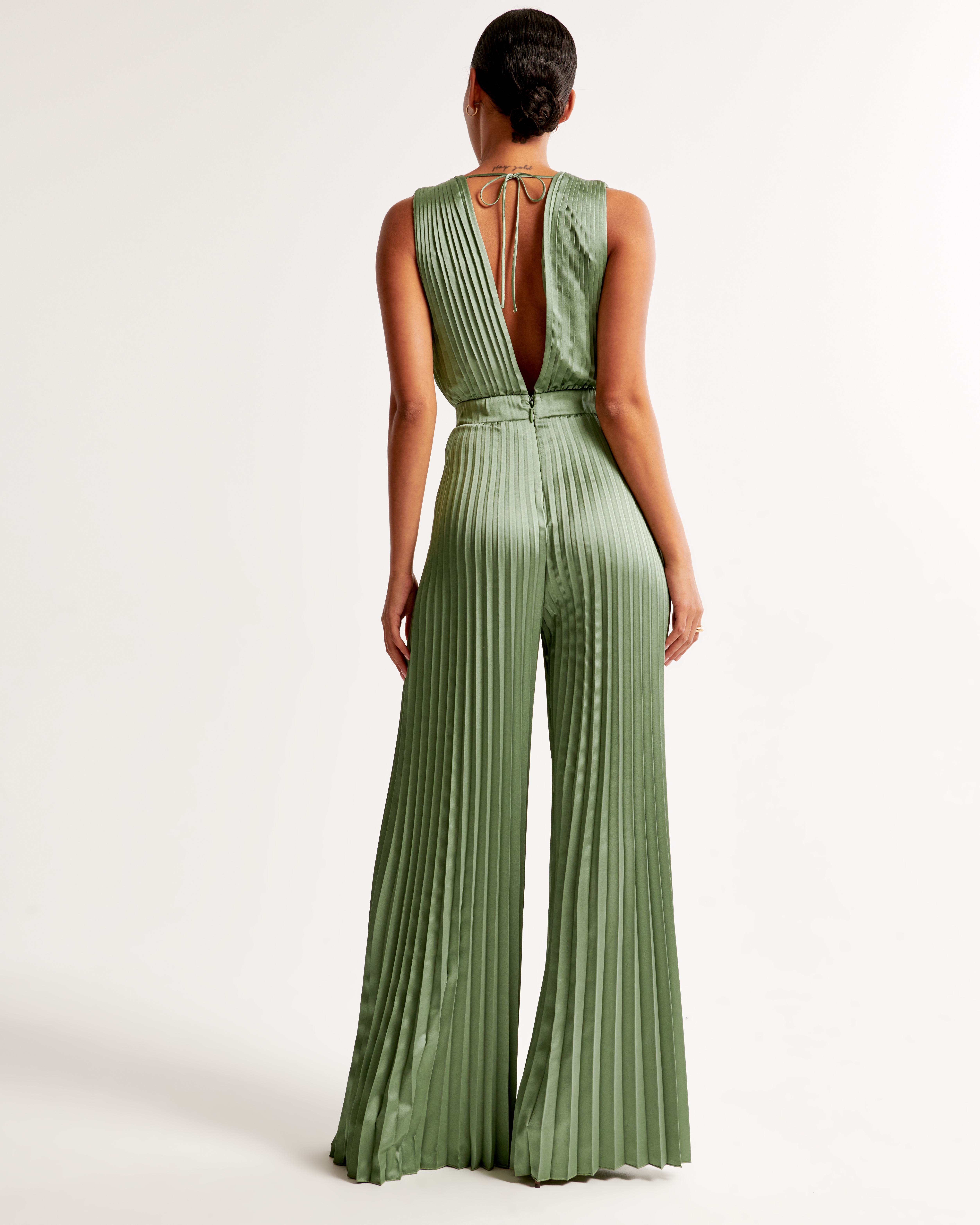 Abercrombie & Fitch The A&f Giselle Pleated Jumpsuit In Green