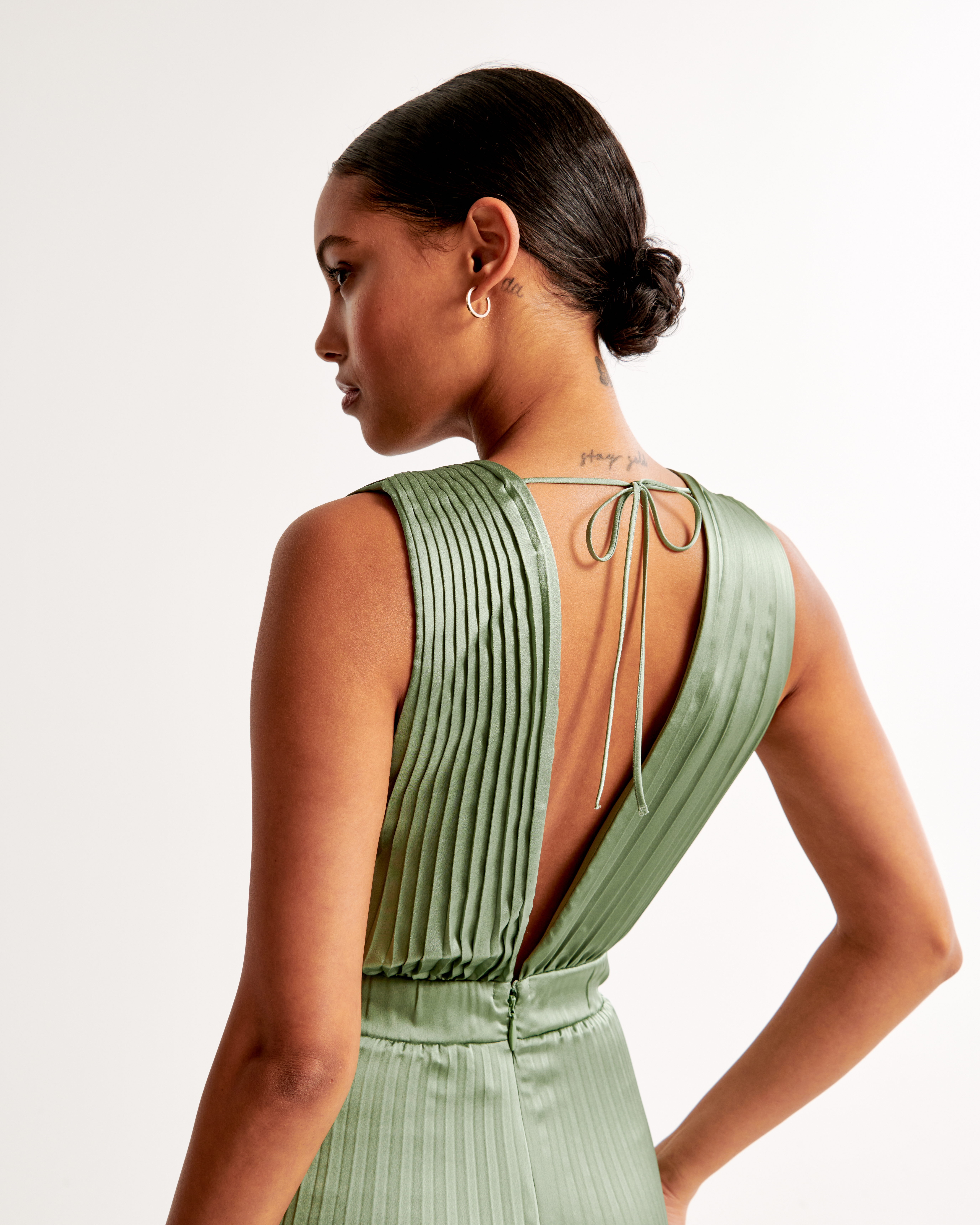 Abercrombie & Fitch The A&f Giselle Pleated Jumpsuit In Green