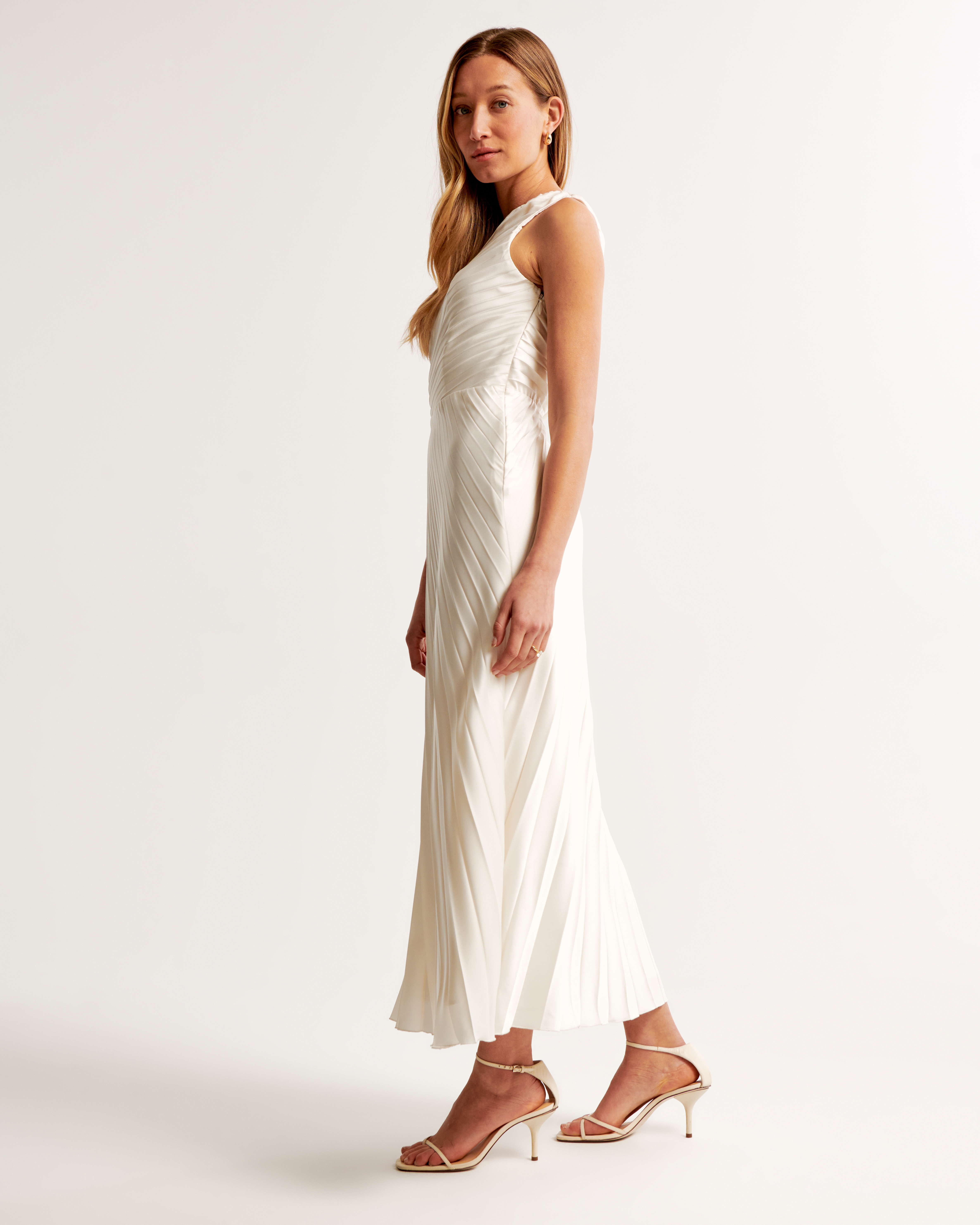 Women's The A&F Giselle Pleated One-Shoulder Maxi Dress | Women's