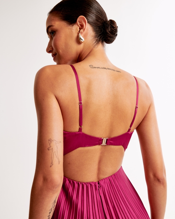 The A&F Giselle Clasp-Back Pleated Midi Dress