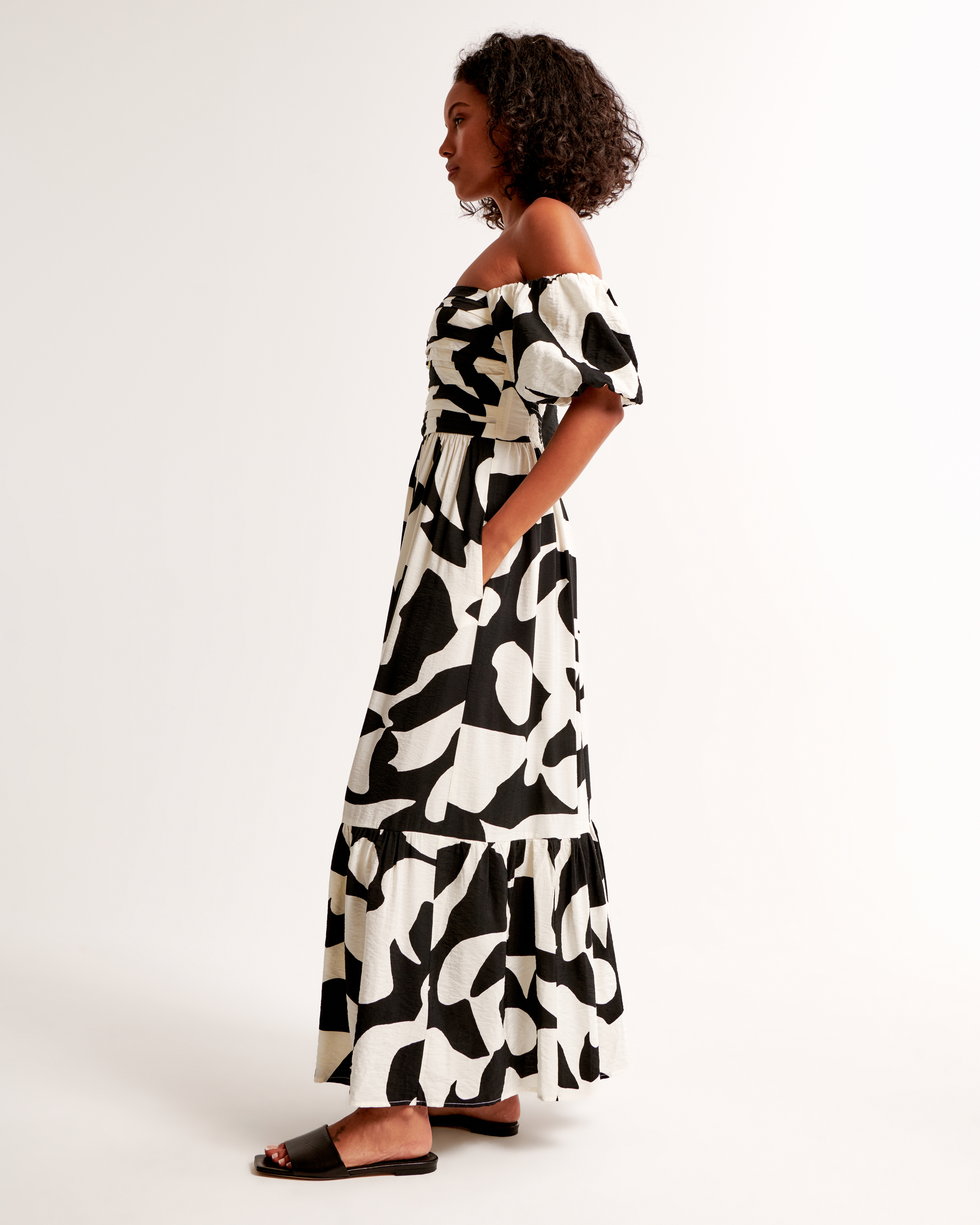 Women's The A&F Emerson Off-The-Shoulder Maxi Dress Women's The A&F Emerson Off-The-Shoulder Maxi Dress