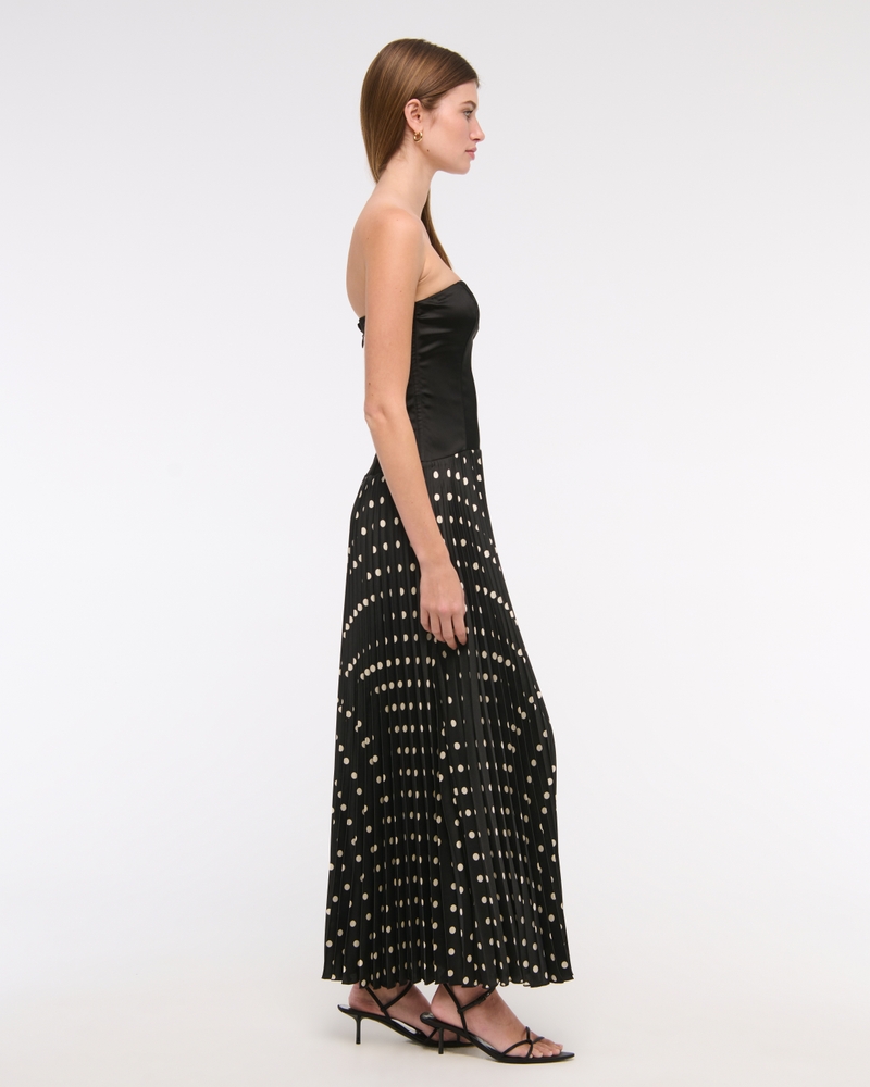 green emerald velvet dress Giselle Maxi Dress main image 0
