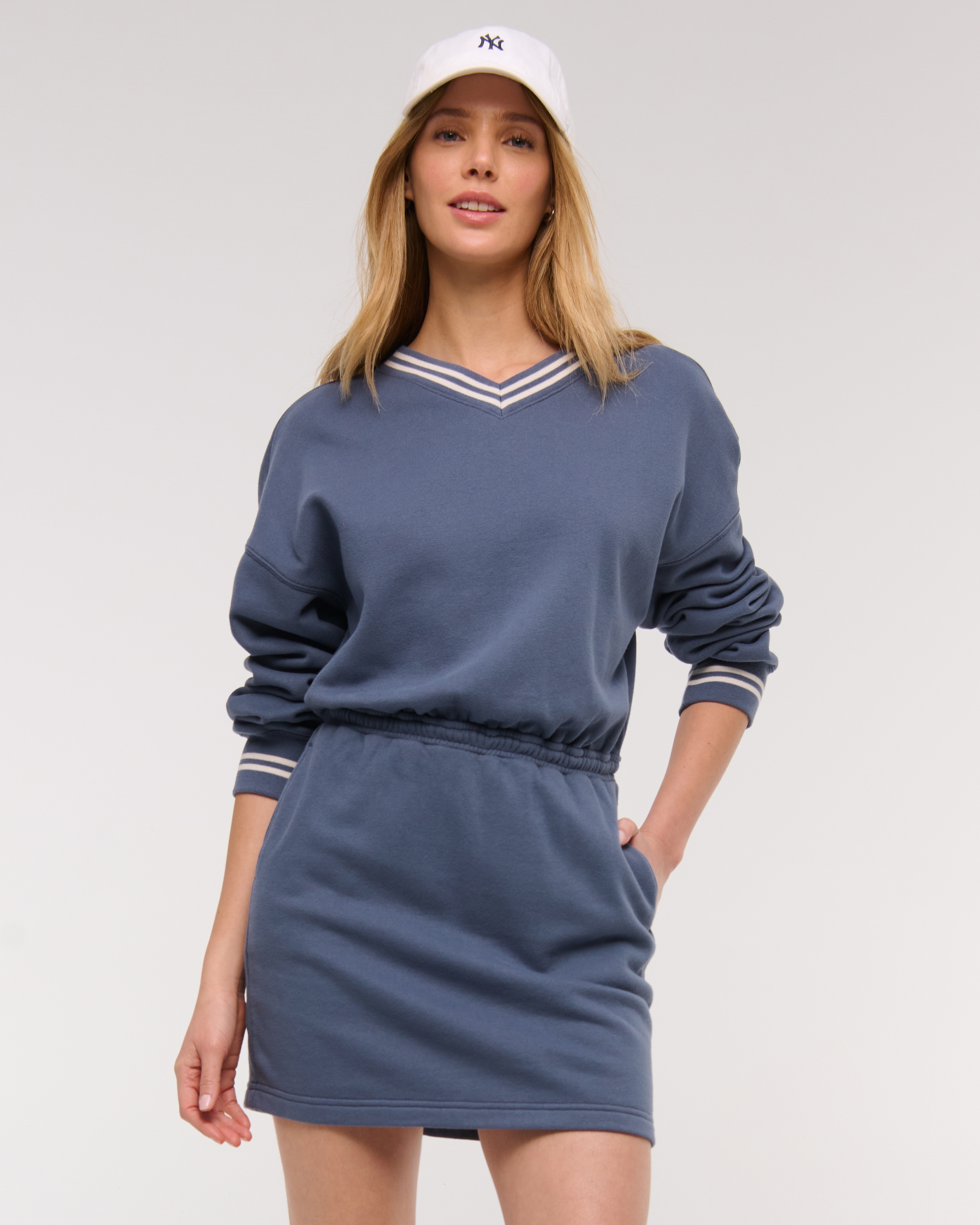 ワンピース THE ATTICO FLEECE MINI DRESS V NECK (WCA00436JJF003AA 183) The Attico V-Neck Fleece Mini Dress | ShopSimon