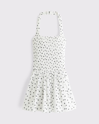 Gesmoktes Minikleid mit tiefer Taille