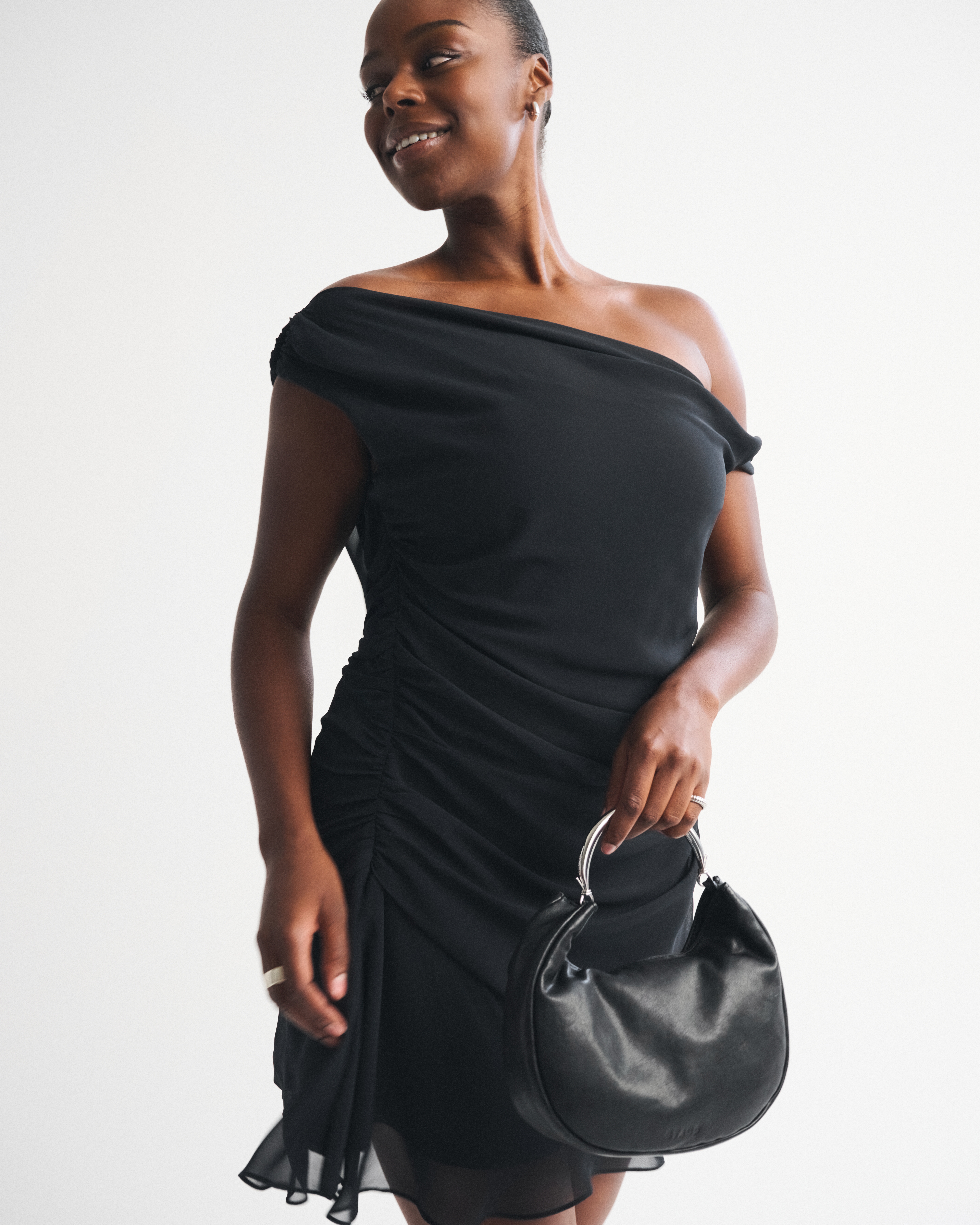 Женские платья Abercrombie & Fitch One-Shoulder Draped Mini Dress — фото 3