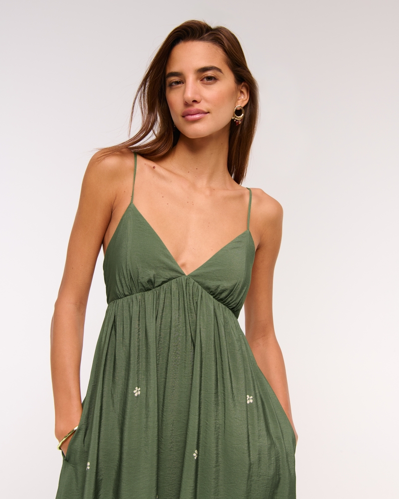 Bra-Free Flowy Tie-Back Maxi Dress