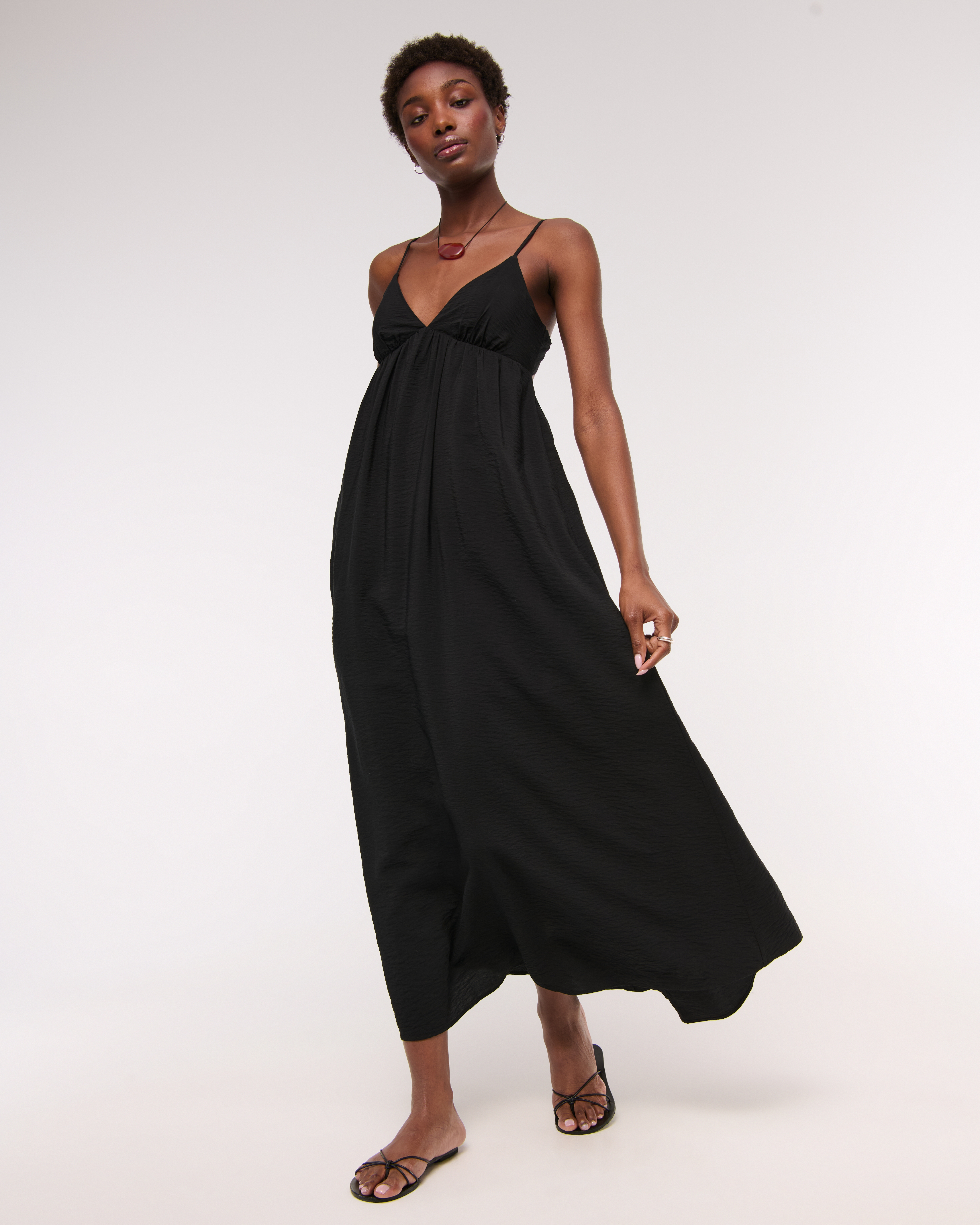 Женское платье Abercrombie & Fitch Bra-Free Clasp-Back Flowy Maxi, цвет: Чёрный — фото 2
