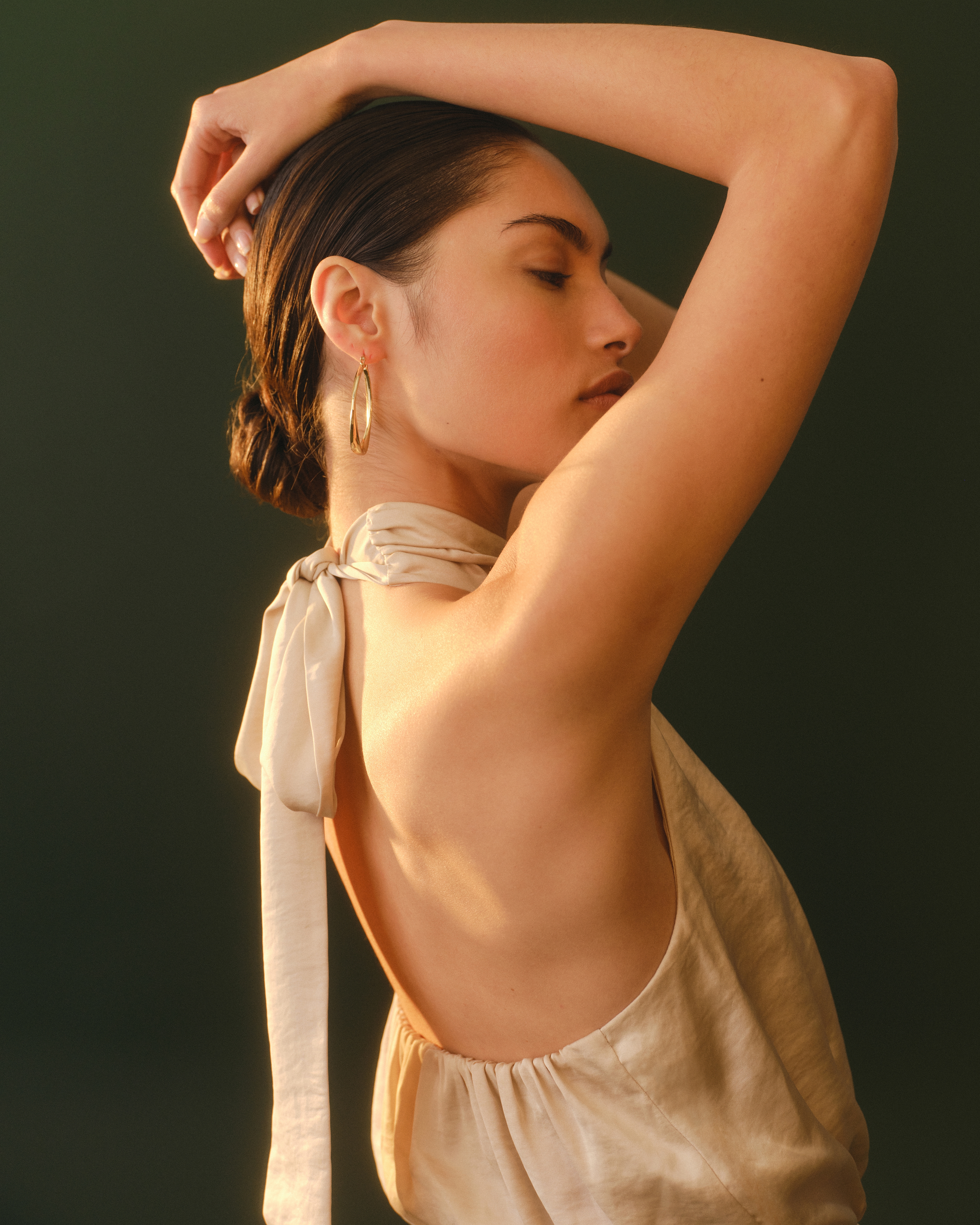 Женские юбки Abercrombie & Fitch Halter Shine Open-Back Skort — фото 4