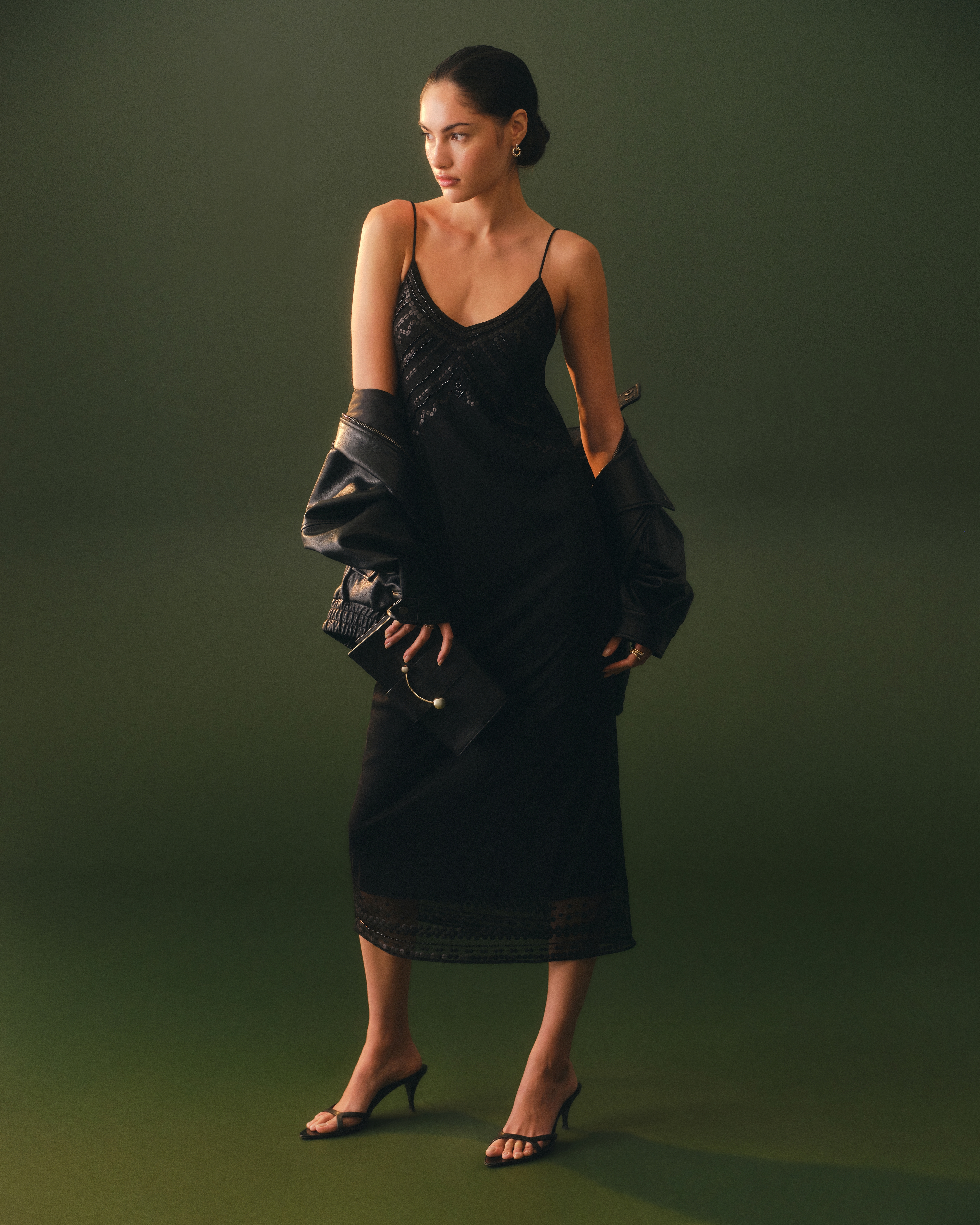 Женские платья Abercrombie & Fitch Tie-Back Beaded Slip Midi Dress — фото 2