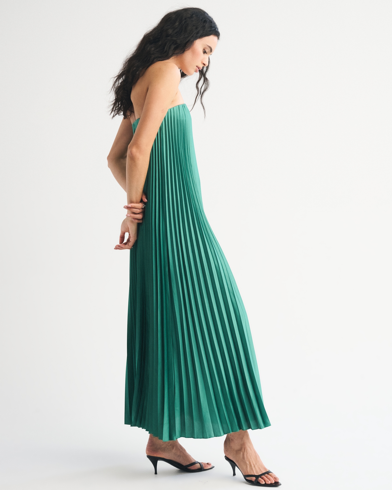 A&F Giselle Hardware Flowy Maxi Dress