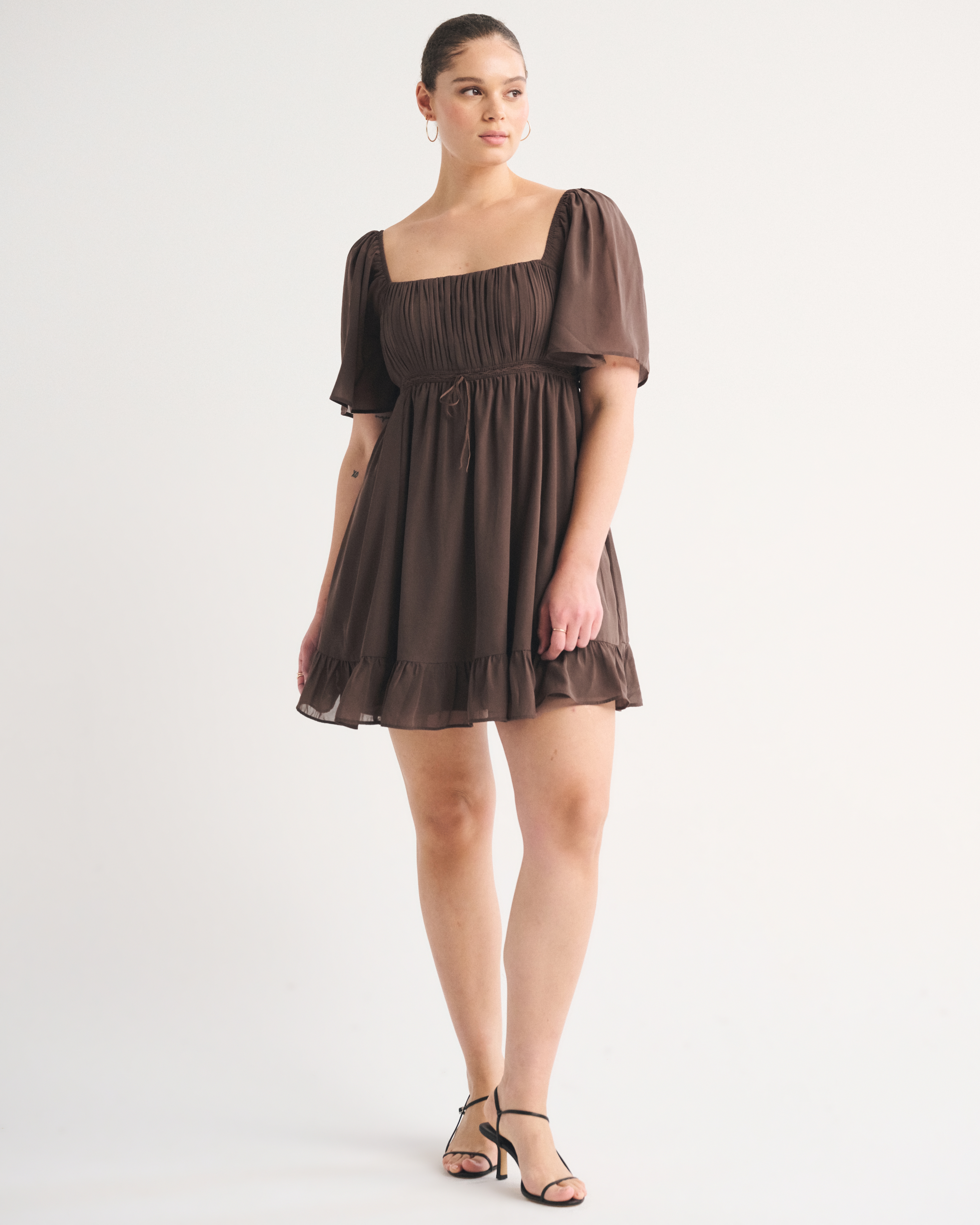 Женские платья Abercrombie & Fitch Bra-Free Angel Sleeve Babydoll Mini Dress — фото 3