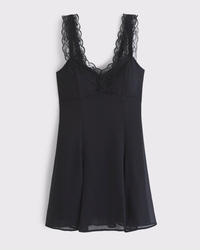 Minivestido abotonado con ribete de encaje para llevar sin sujetador