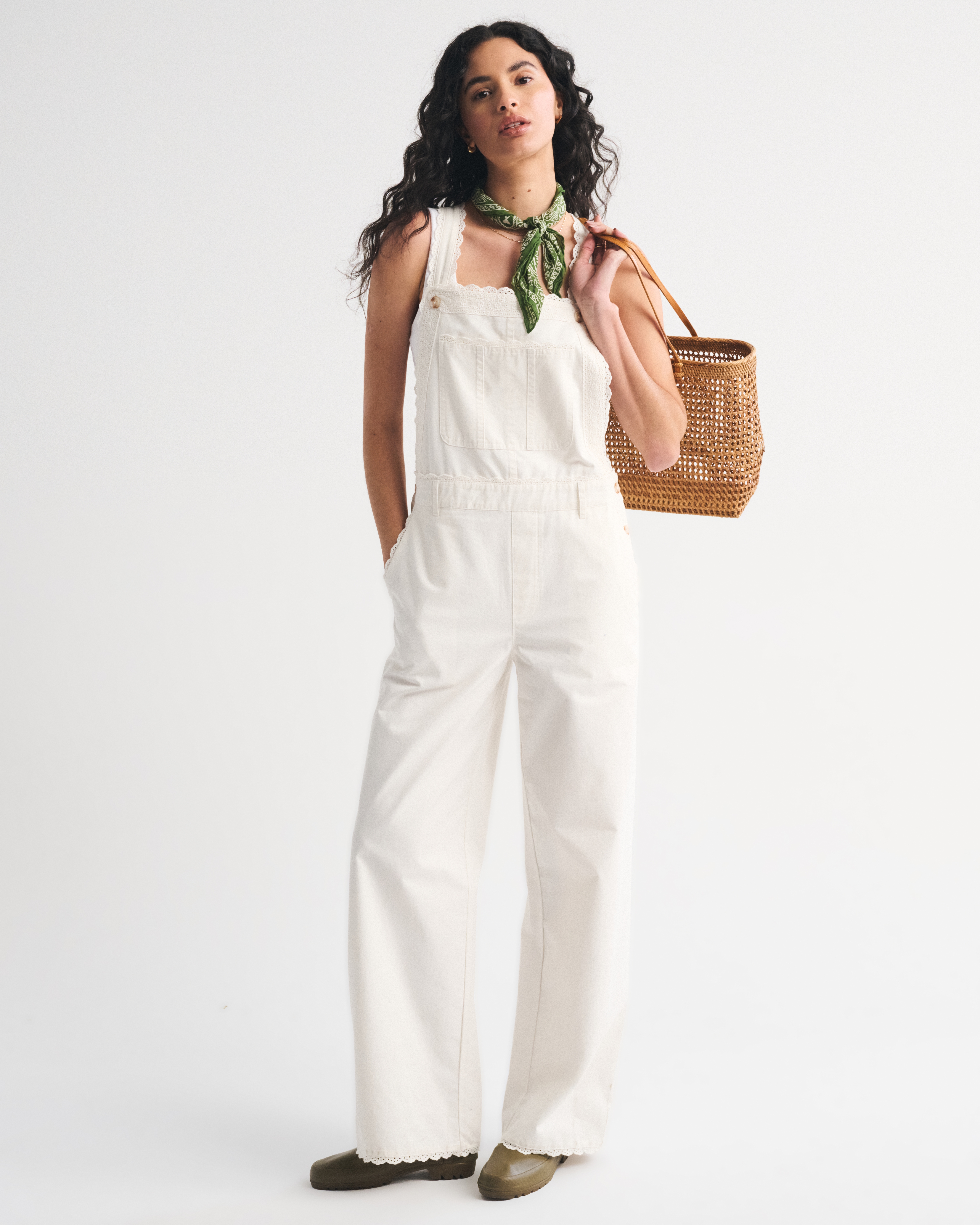 Женские комбинезоны Abercrombie & Fitch 100% Cotton Embroidered Trim Overall Jumpsuit — фото 3