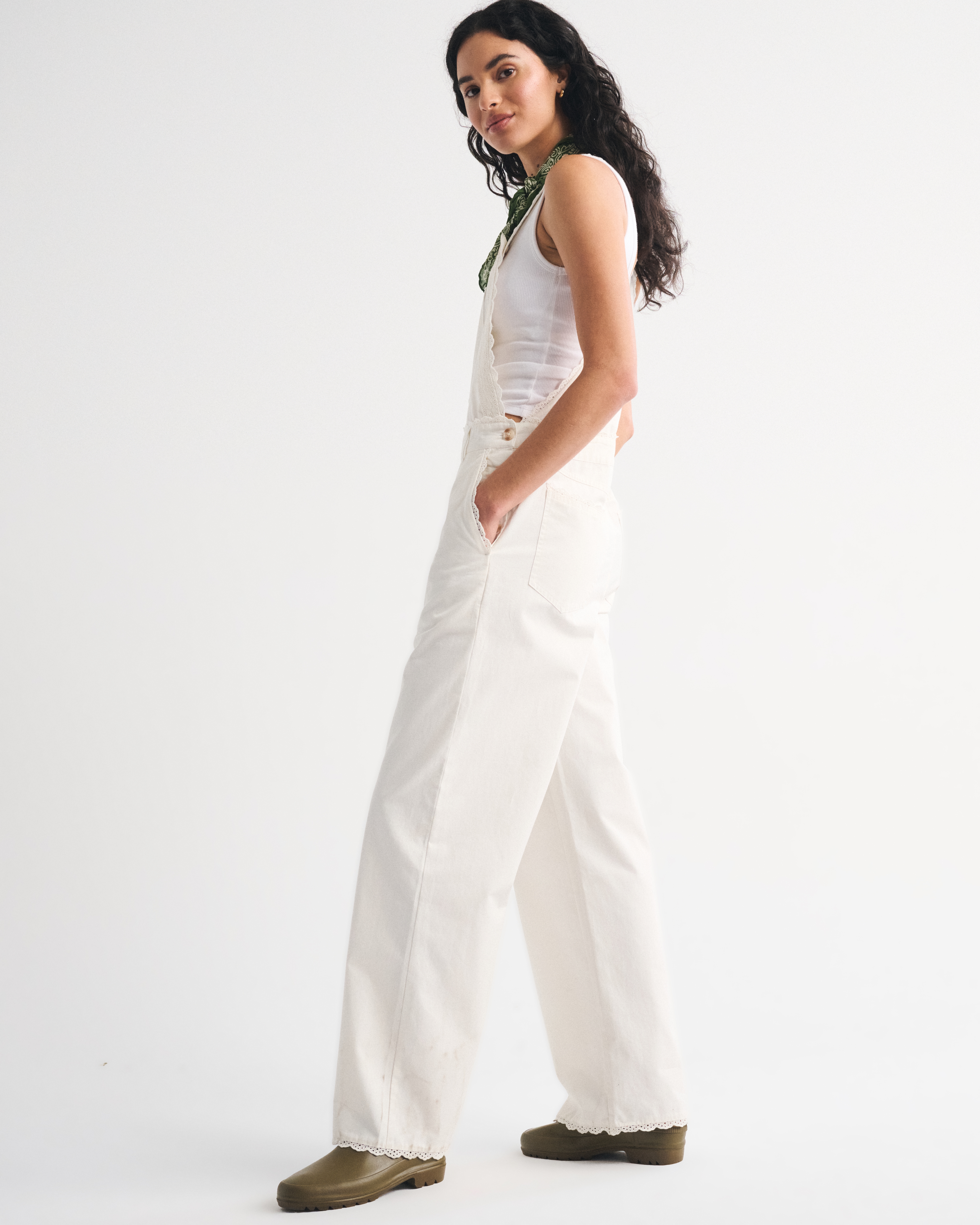 Женские комбинезоны Abercrombie & Fitch 100% Cotton Embroidered Trim Overall Jumpsuit — фото 4