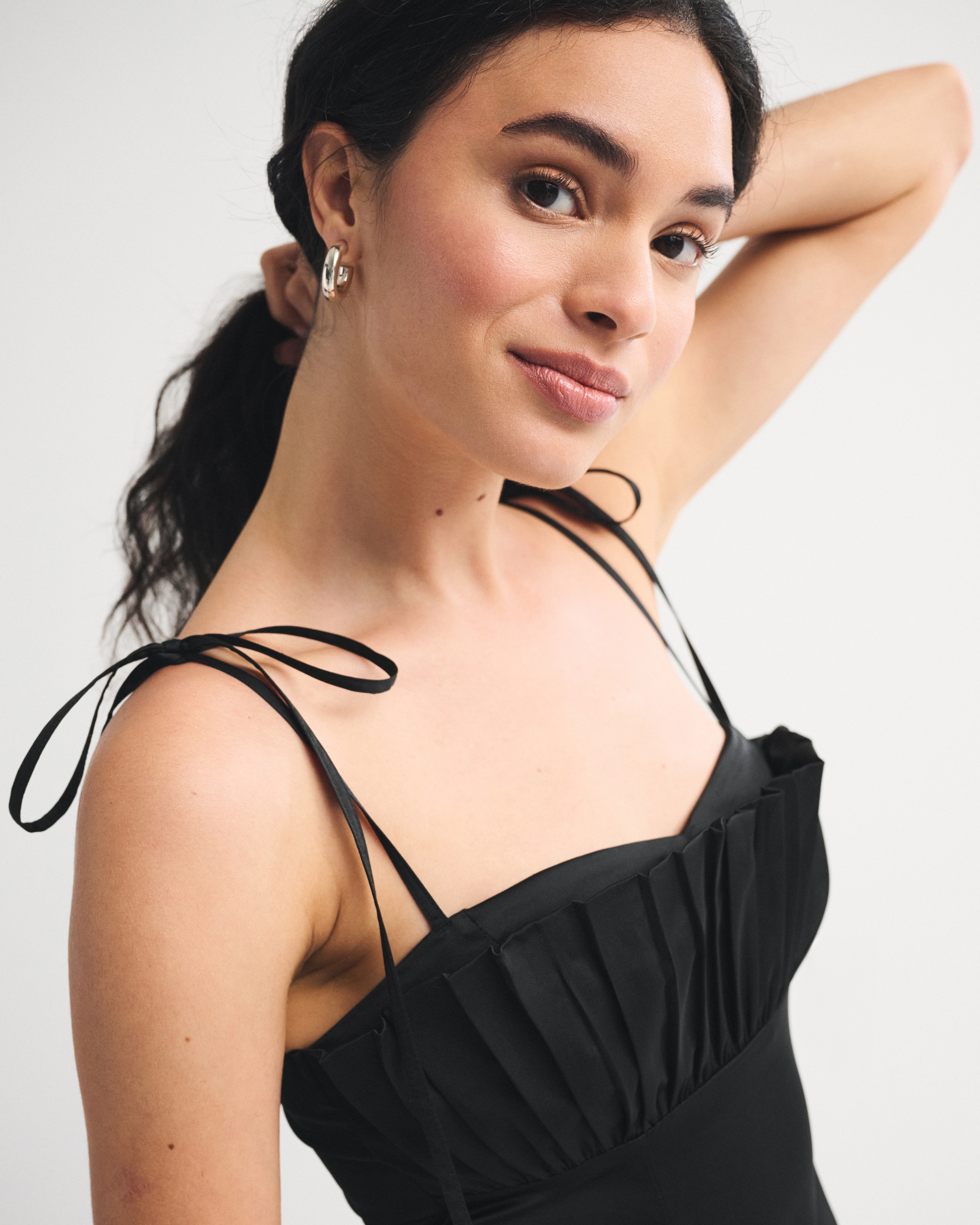 Женские платья Abercrombie & Fitch Bra-Free Tie-Strap Maxi Dress — фото 3