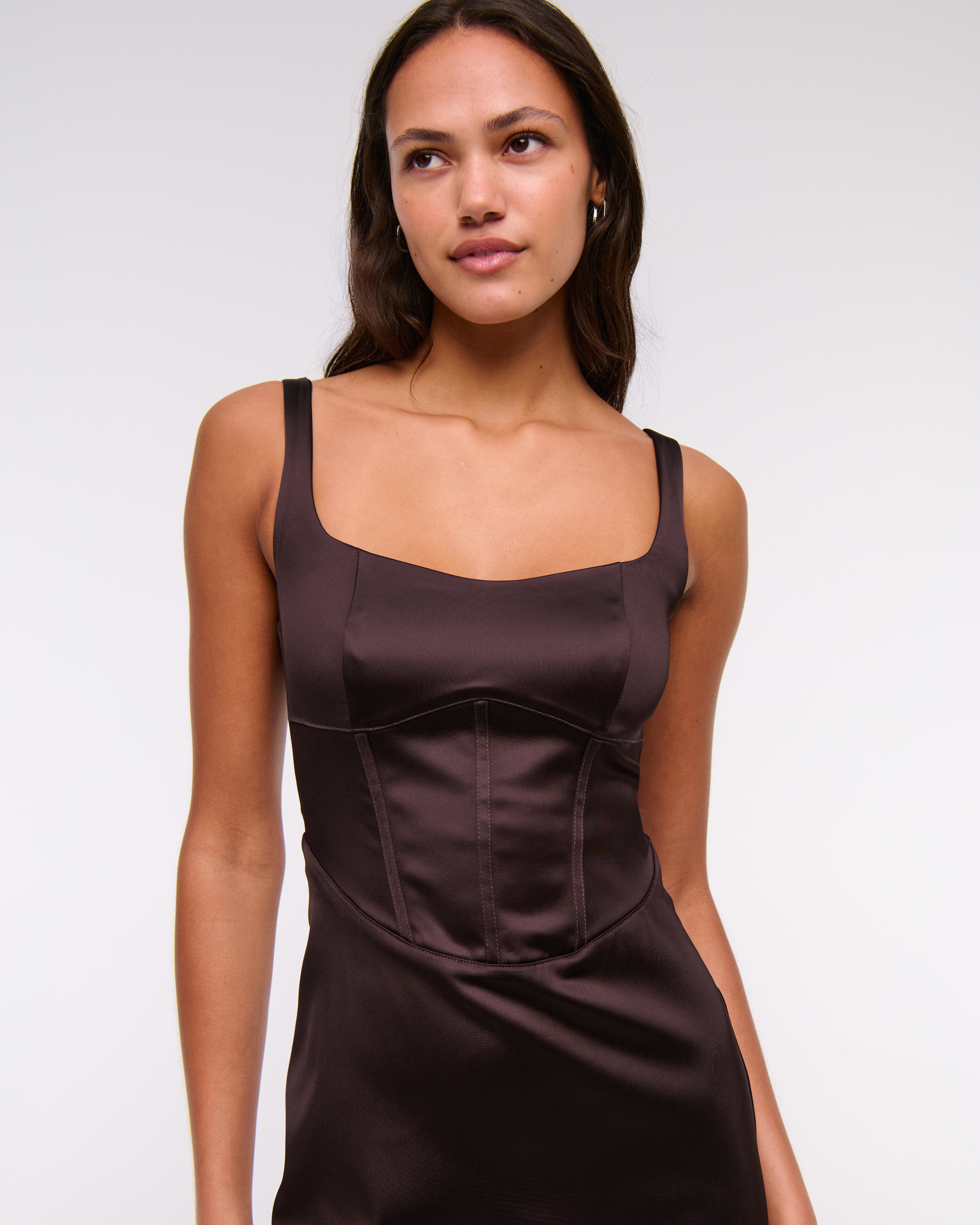 Женские платья Abercrombie & Fitch Sweetheart Satin Sculpt Midi Dress — фото 2