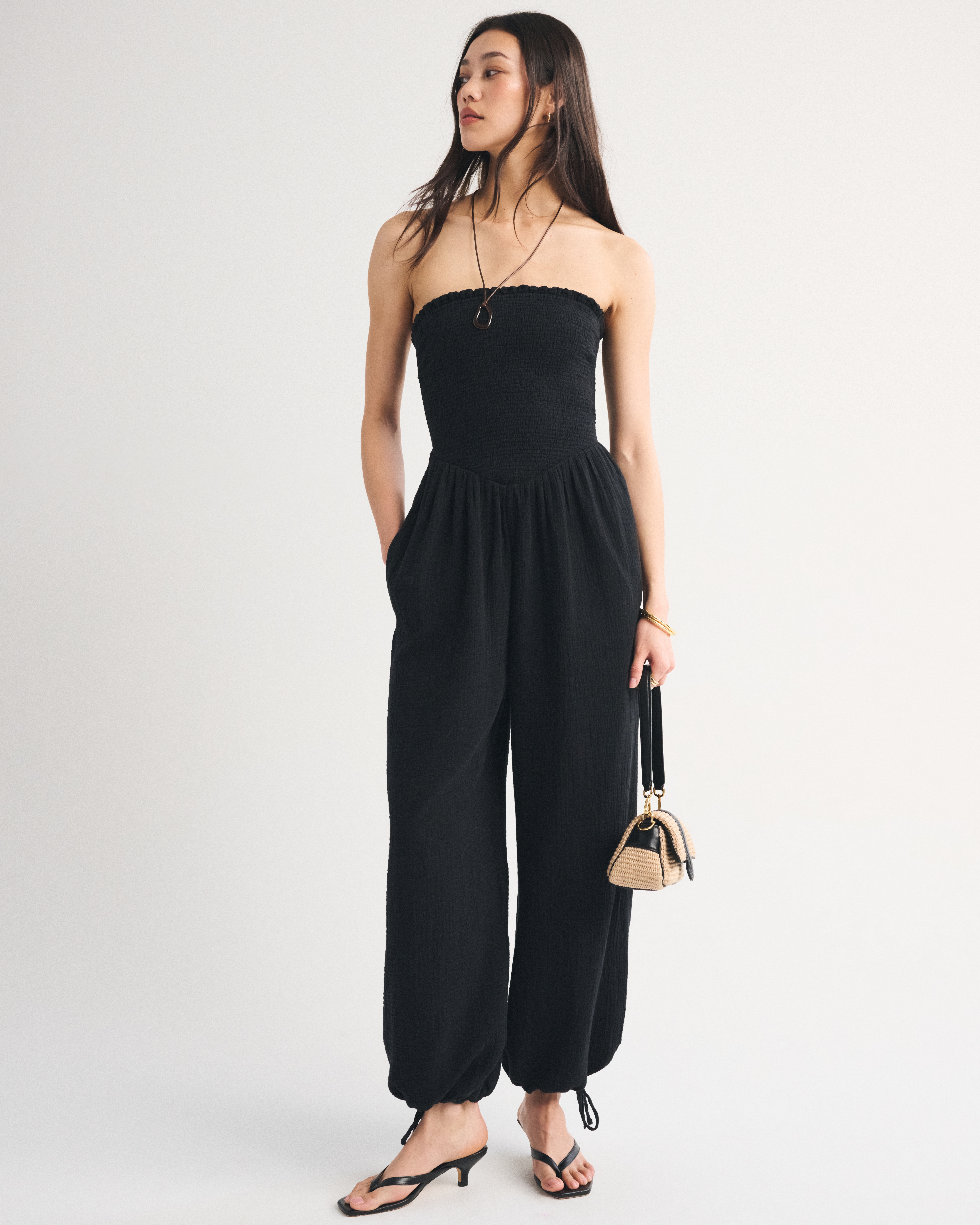 Женские комбинезоны Abercrombie & Fitch 100% Cotton A&F Sydney Smocked Strapless Balloon Leg Jumpsuit — фото 2